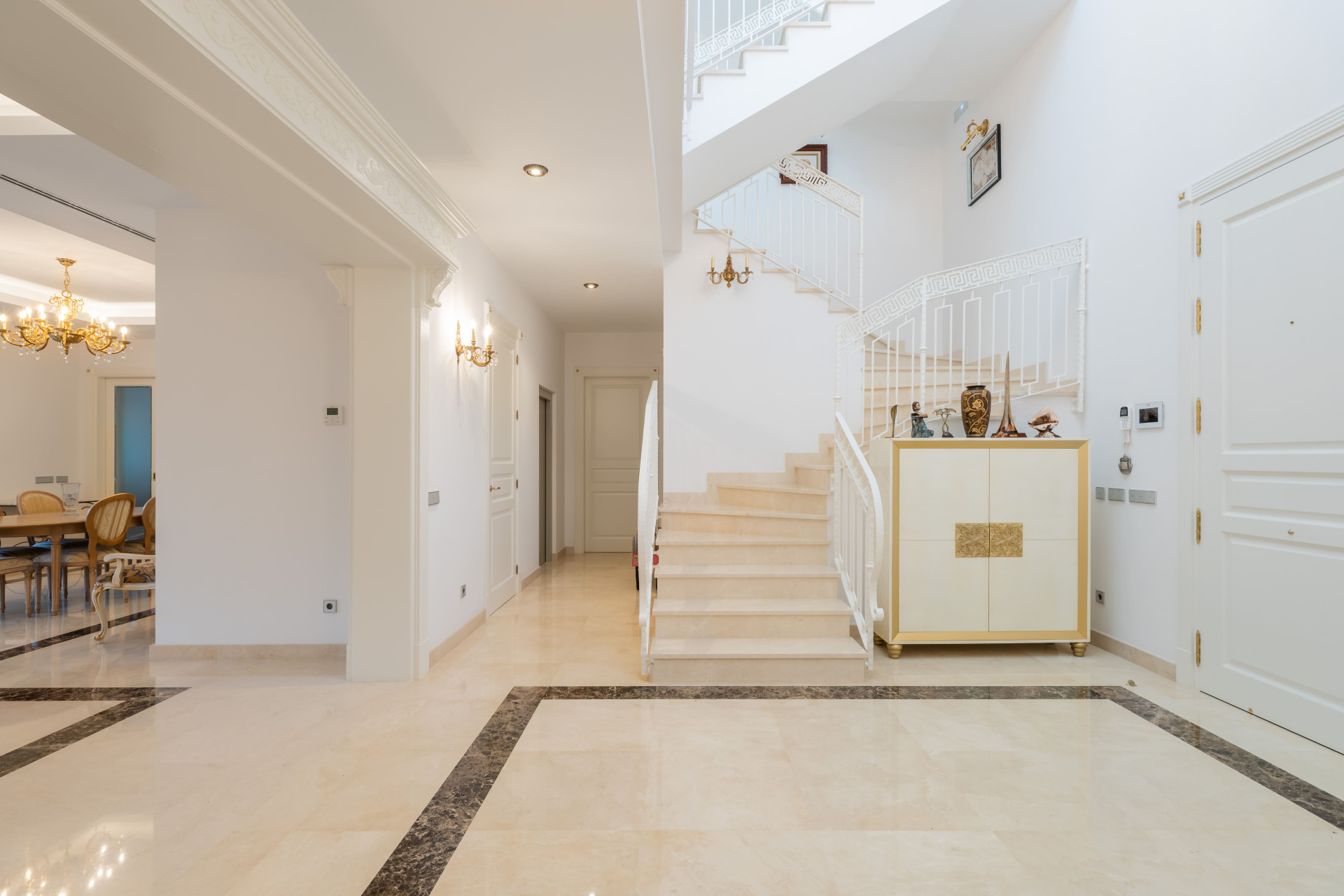 Obra nueva - Villa - Estepona