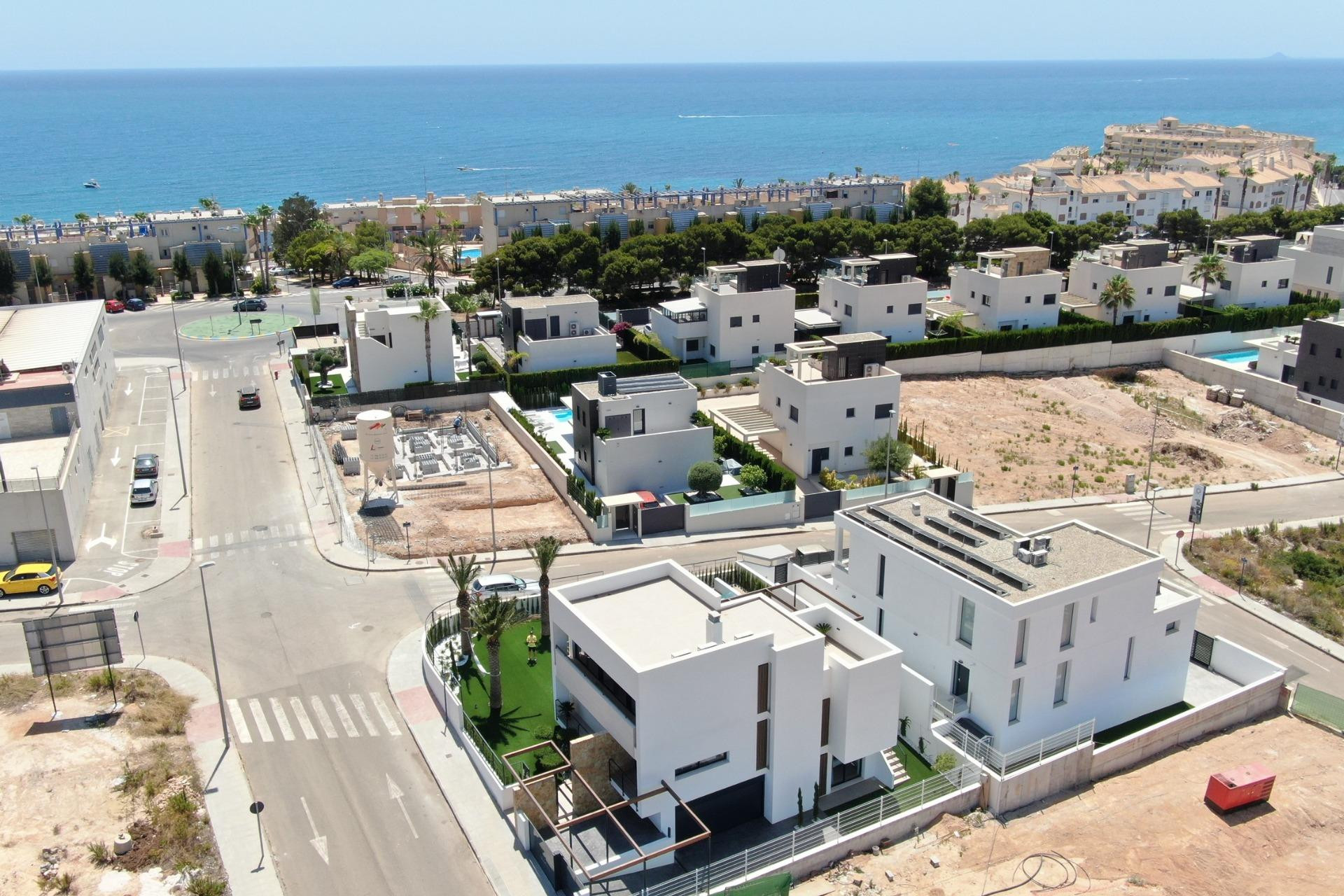 Obra nueva - Villa - Orihuela Costa - Campoamor