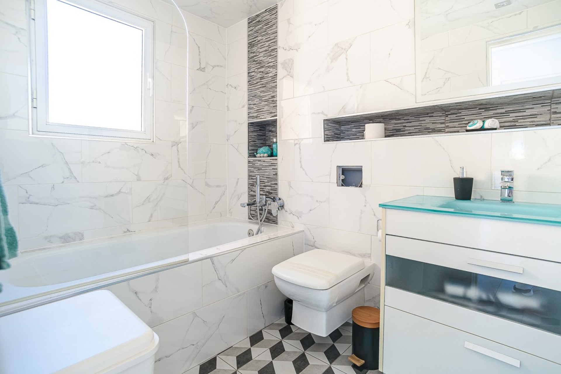 Odsprzedaż - Finca / Nieruchomość wiejska - Algorfa - ALGORFA