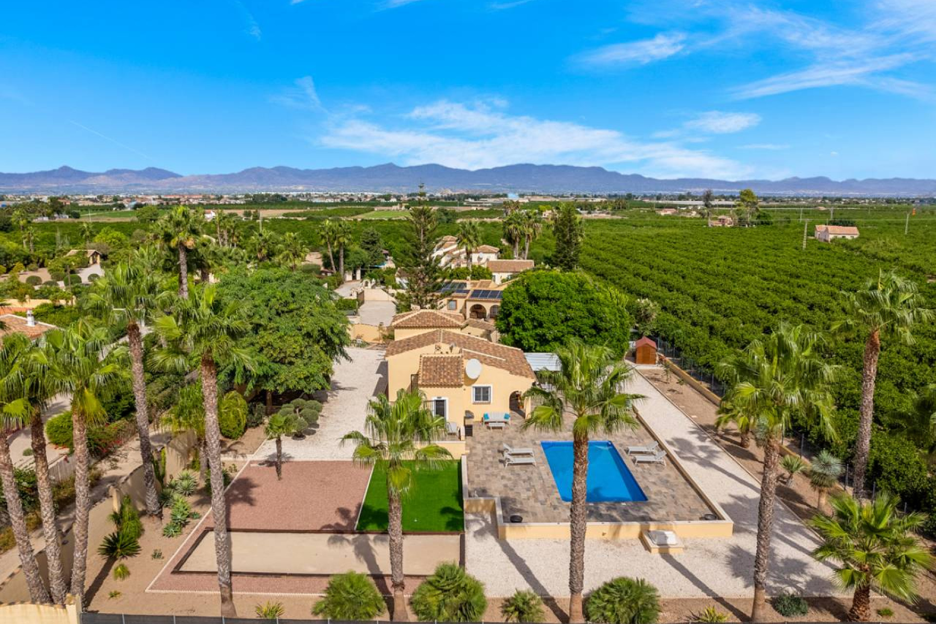 Odsprzedaż - Finca / Nieruchomość wiejska - Rafal