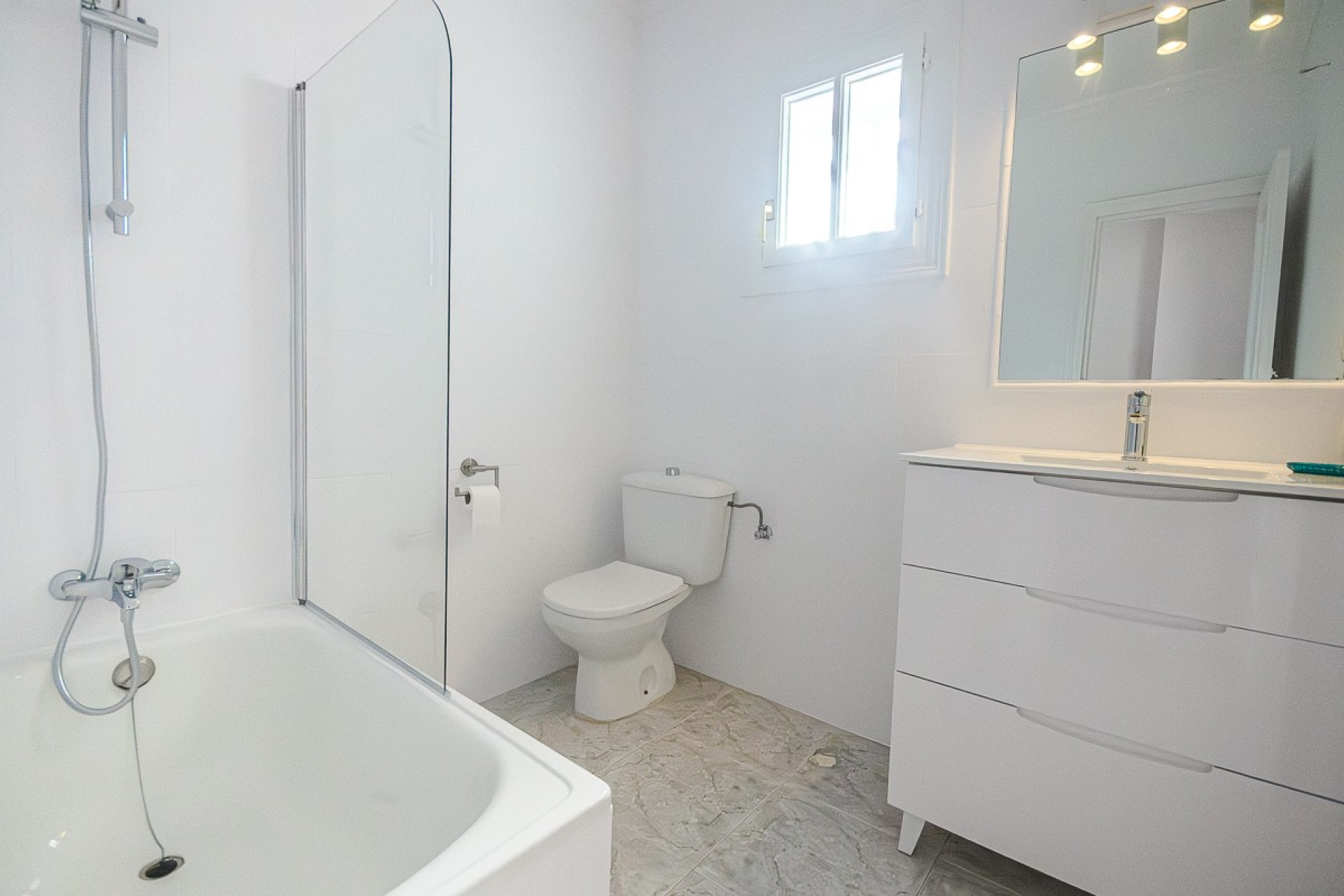 Odsprzedaż - Finca / Nieruchomość wiejska - San Miguel de Salinas