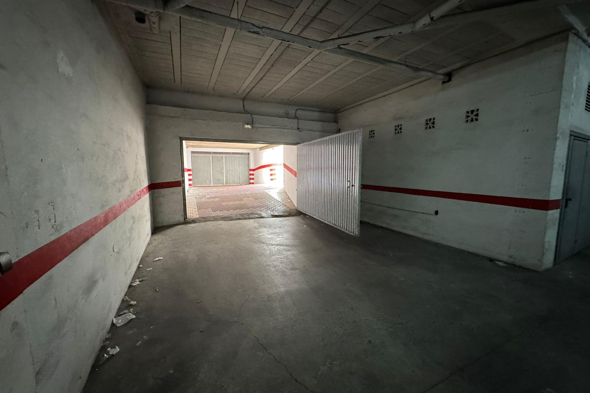 Odsprzedaż - Garage - Torrevieja - Playa del Cura