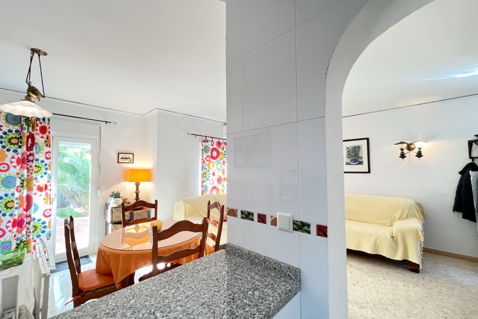 Odsprzedaż - Kamienica - Denia - Les Marines - Las Marinas