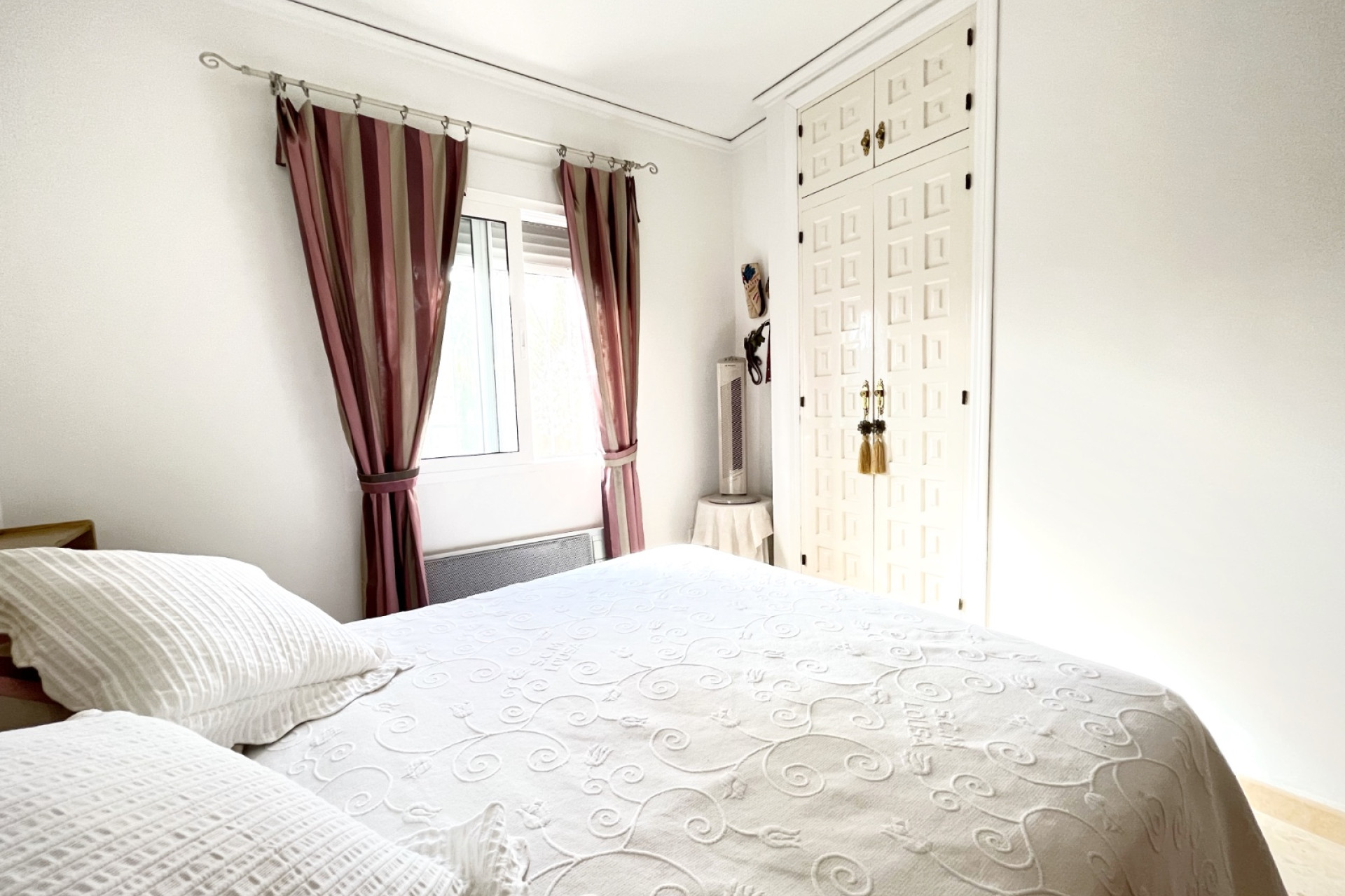 Odsprzedaż - Kamienica - Denia - Les Marines - Las Marinas