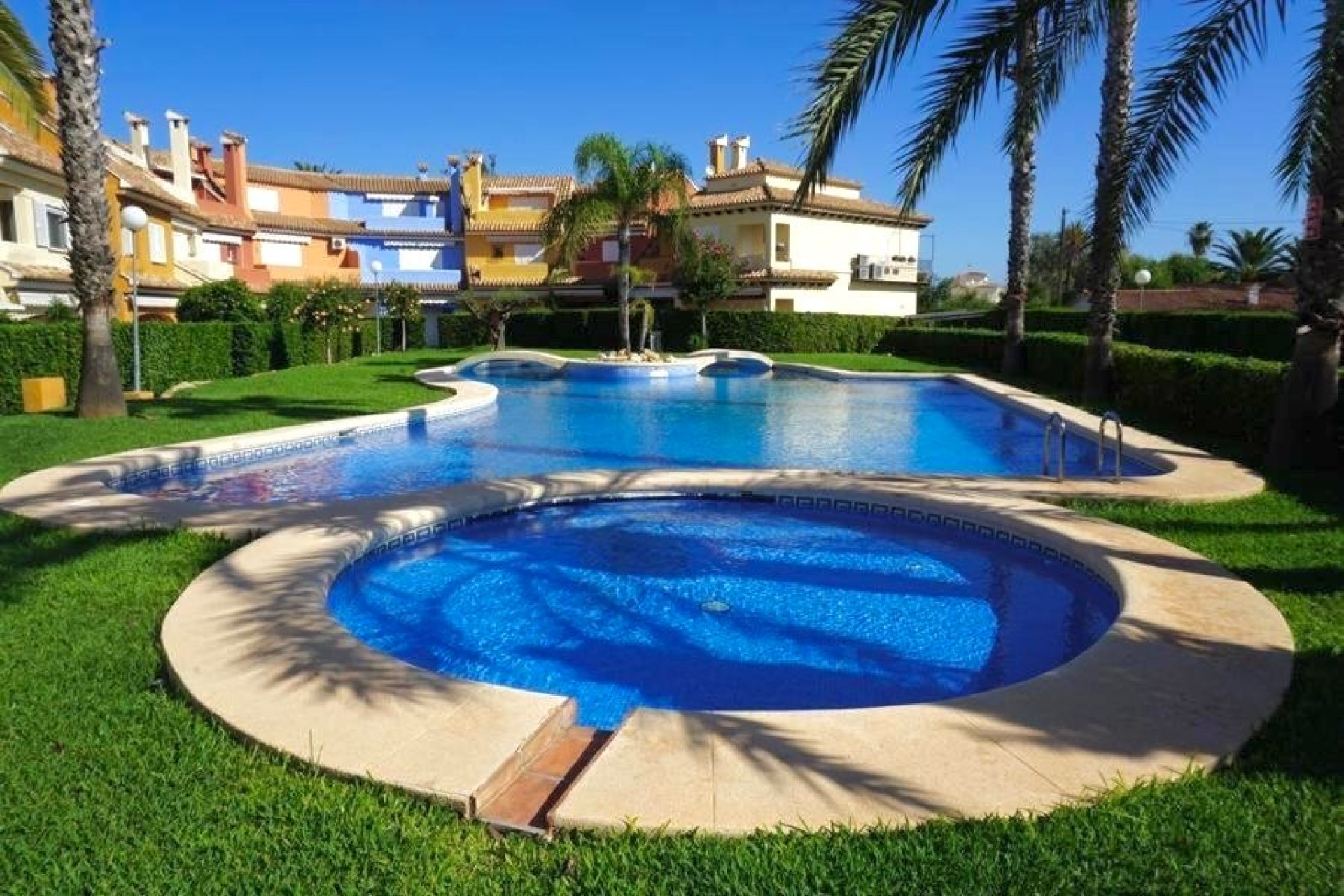 Odsprzedaż - Kamienica - Denia - Les Marines - Las Marinas