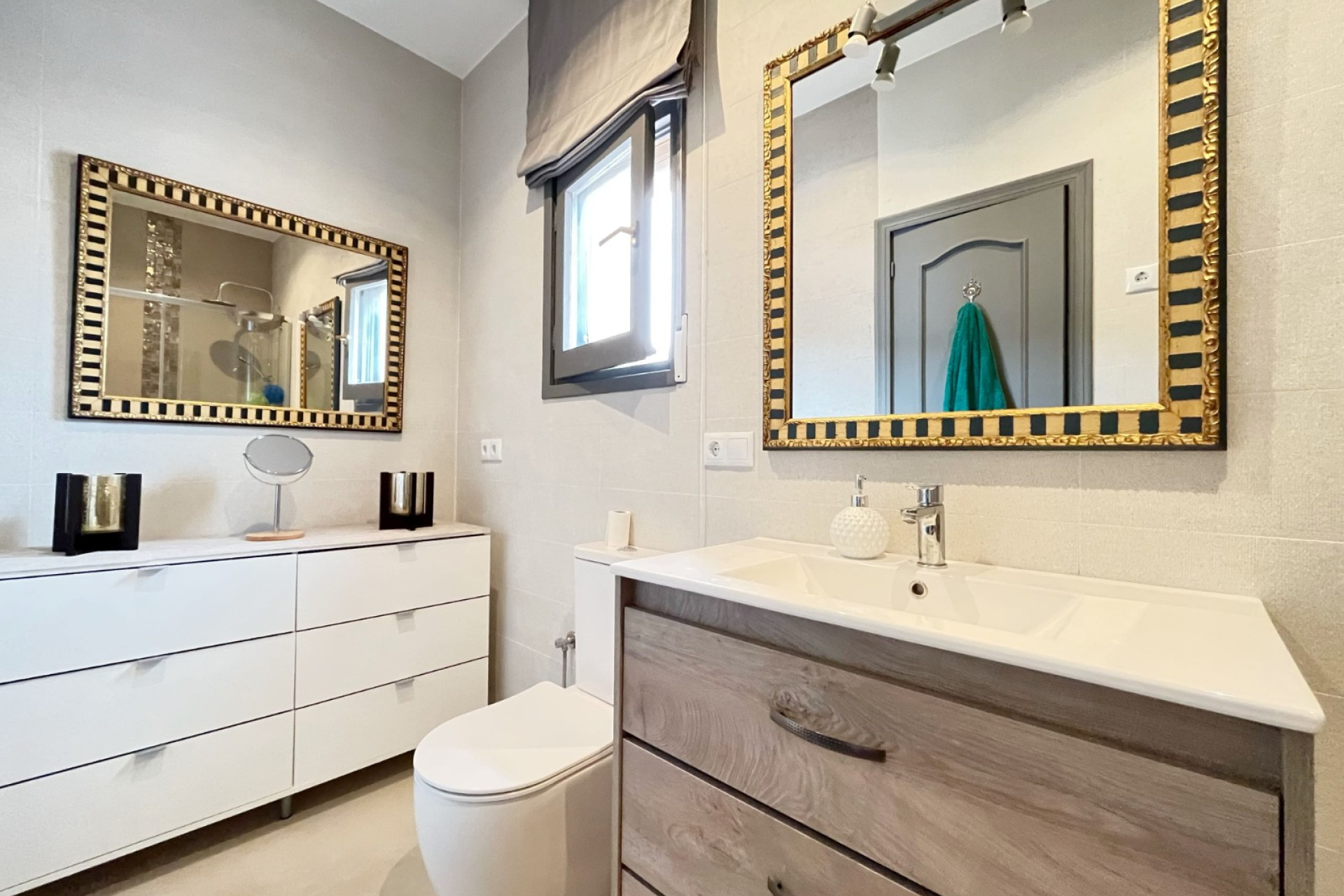 Odsprzedaż - Kamienica - Pedreguer