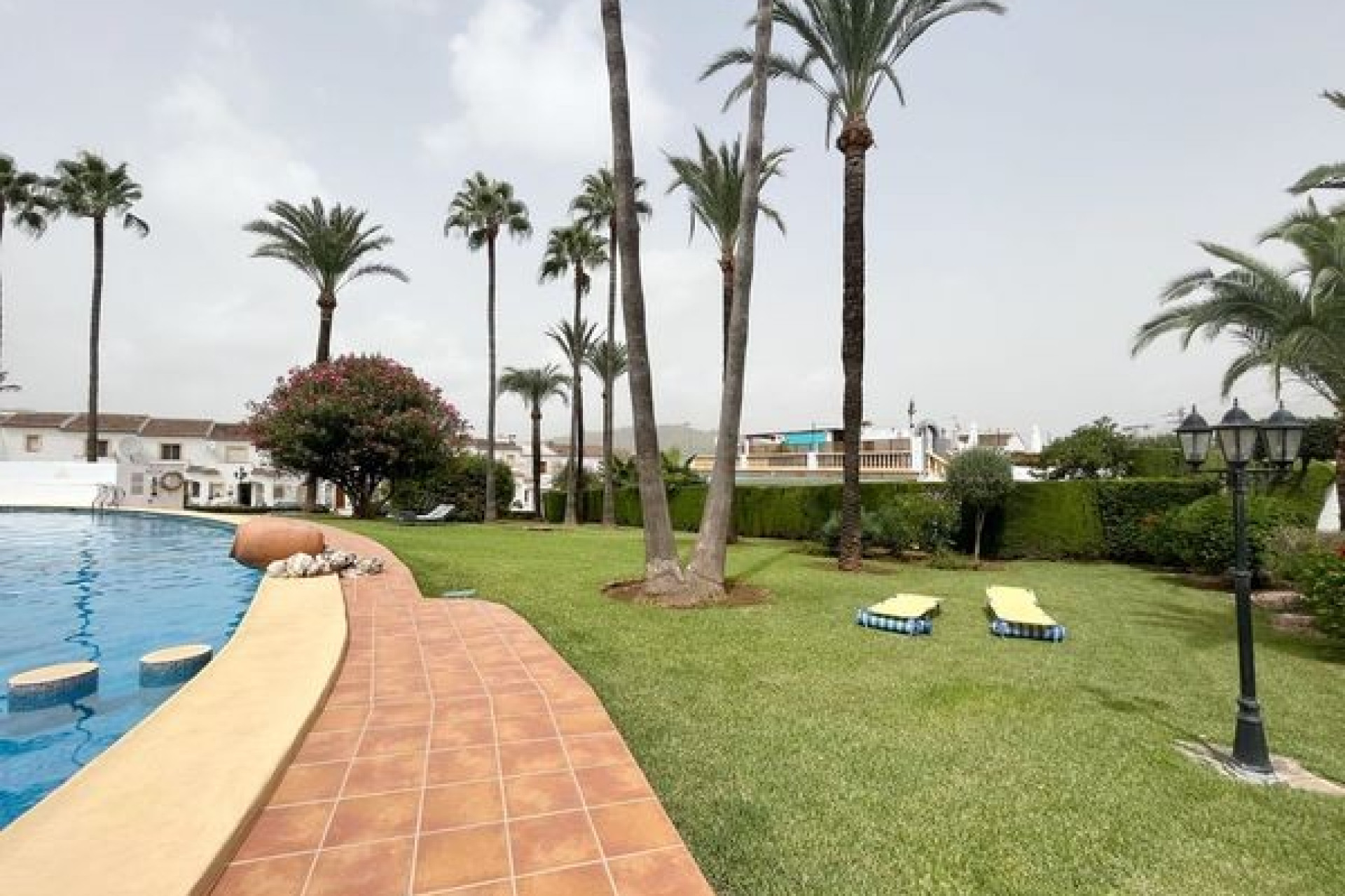 Odsprzedaż - Kamienica - Pedreguer