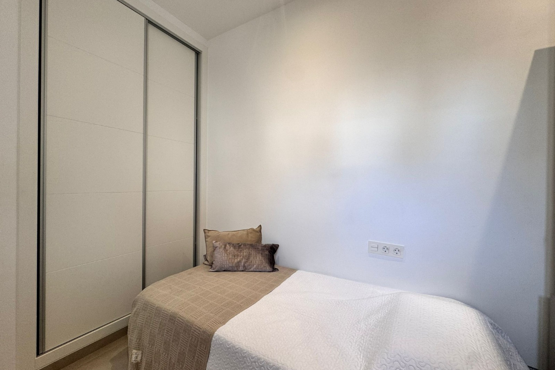 Odsprzedaż - Kamienica - Polop