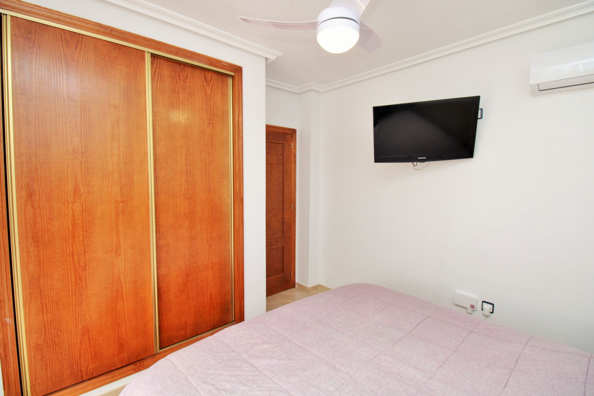 Odsprzedaż - Kamienica - San Miguel de Salinas