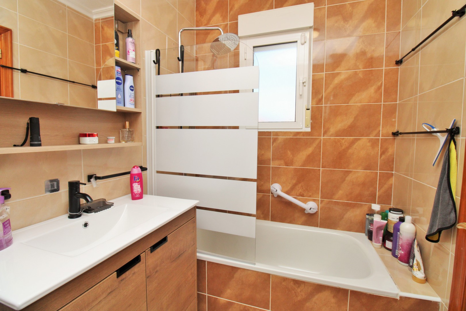 Odsprzedaż - Kamienica - San Miguel de Salinas