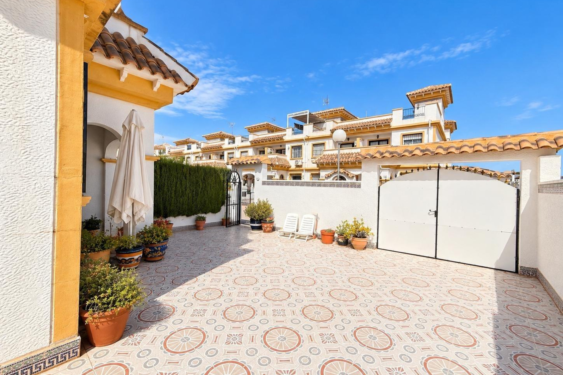 Odsprzedaż - Kamienica - Torrevieja - El limonar
