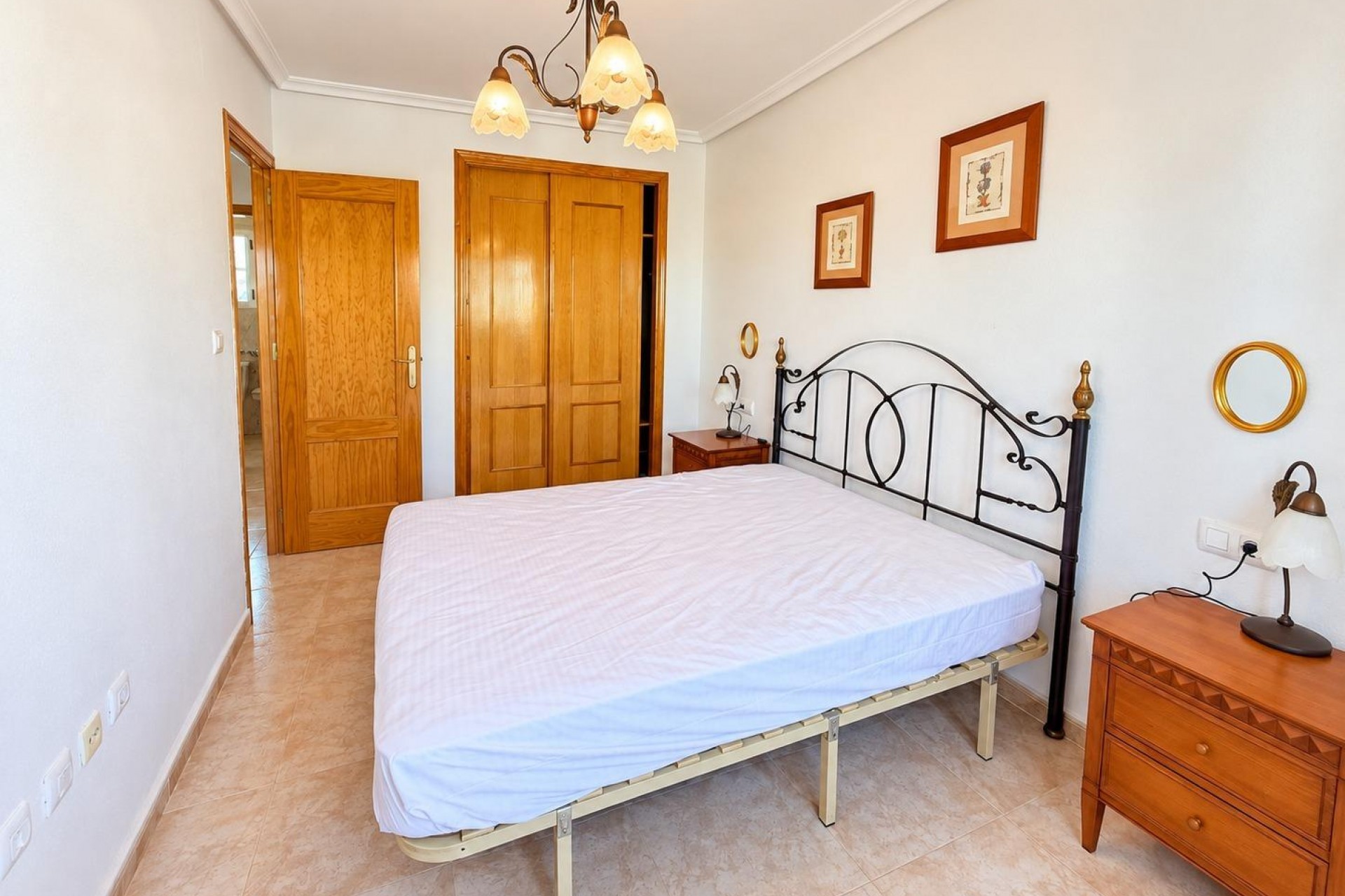 Odsprzedaż - Kamienica - Torrevieja - El limonar
