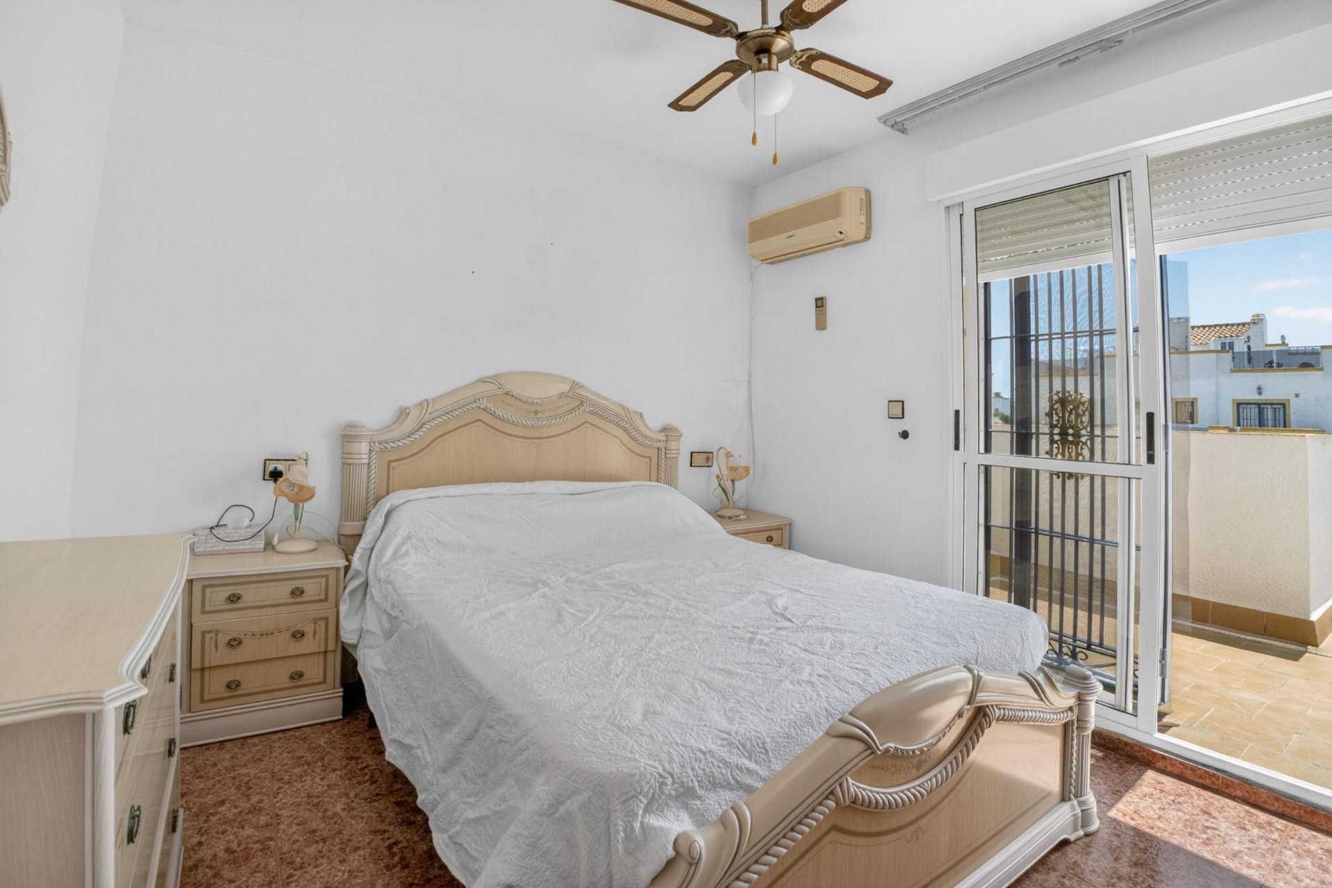 Odsprzedaż - Kamienica - Torrevieja - La Siesta - El Salado -  Torreta