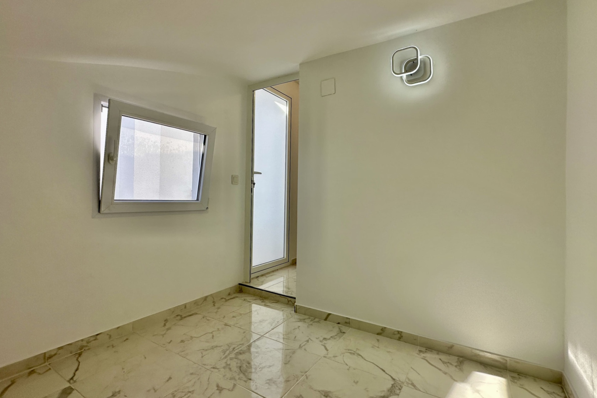 Odsprzedaż - Kamienica - Torrevieja - Los Balcones