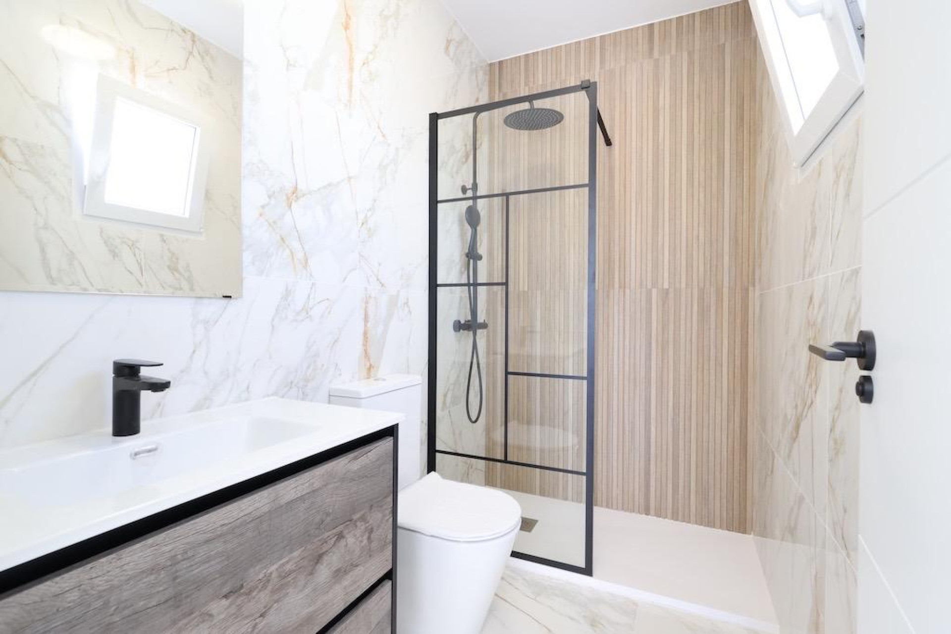 Odsprzedaż - Kamienica - Torrevieja - San luis