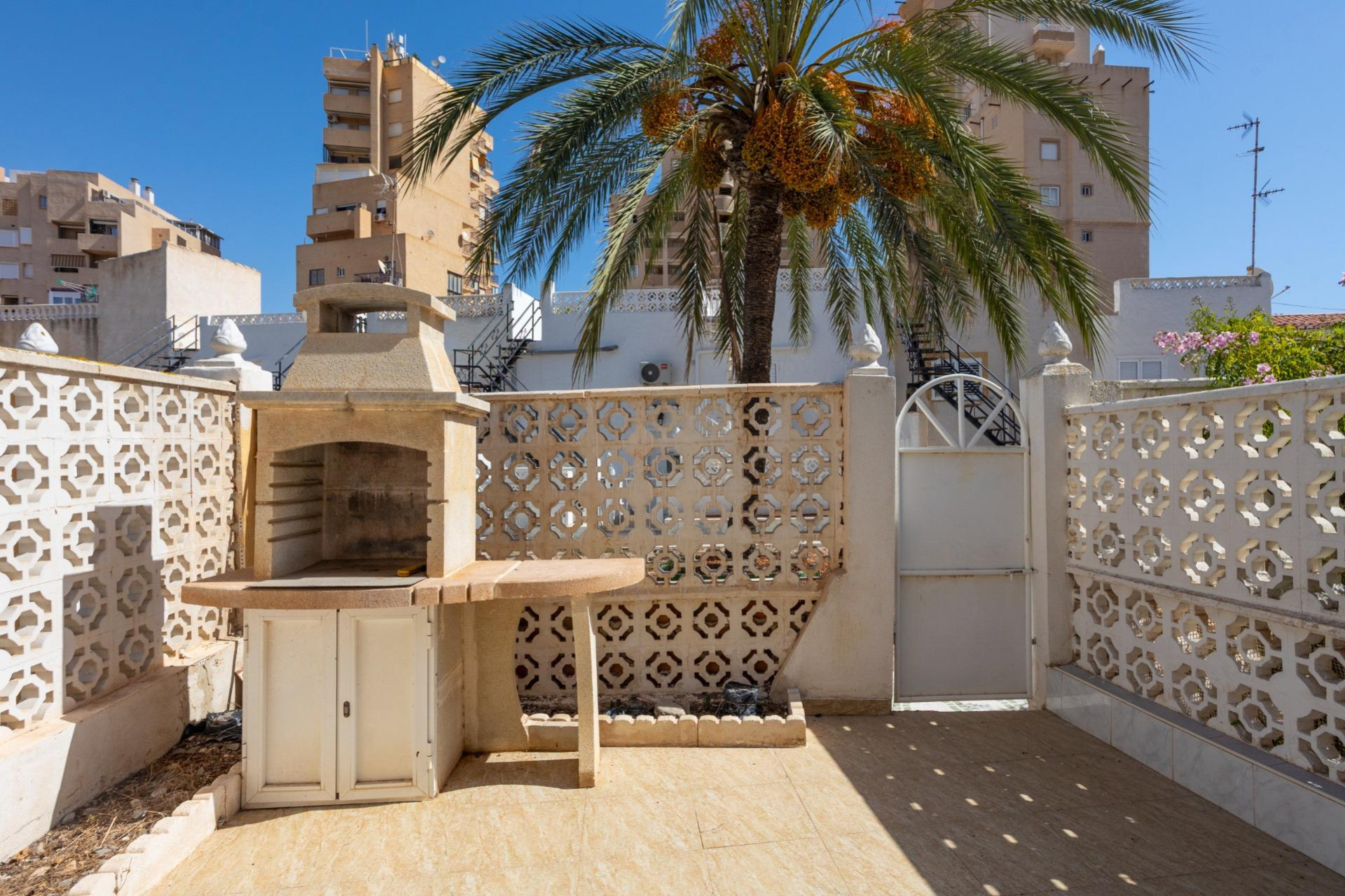 Odsprzedaż - Kamienica - Torrevieja - Torre del moro