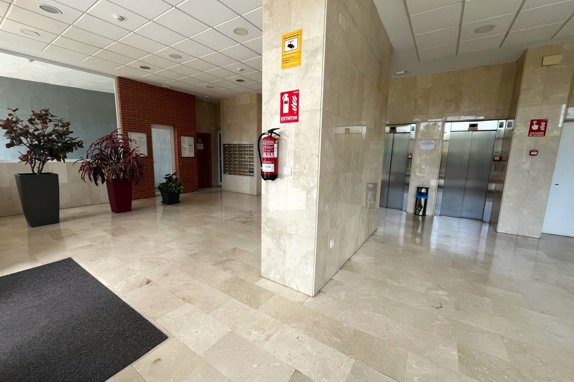 Odsprzedaż - Mieszkanie w bloku - Benidorm - Centro