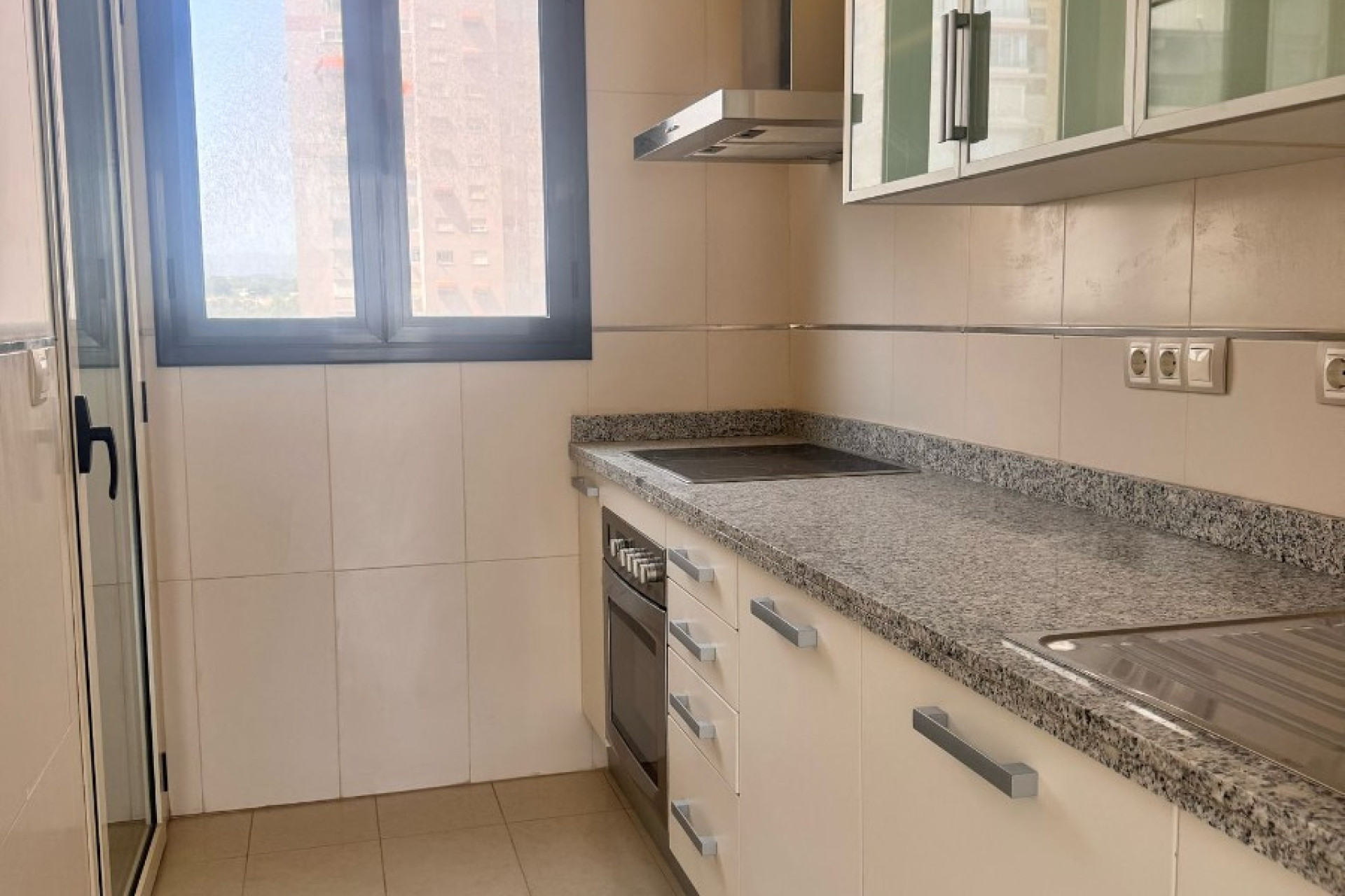 Odsprzedaż - Mieszkanie w bloku - Benidorm - Levante