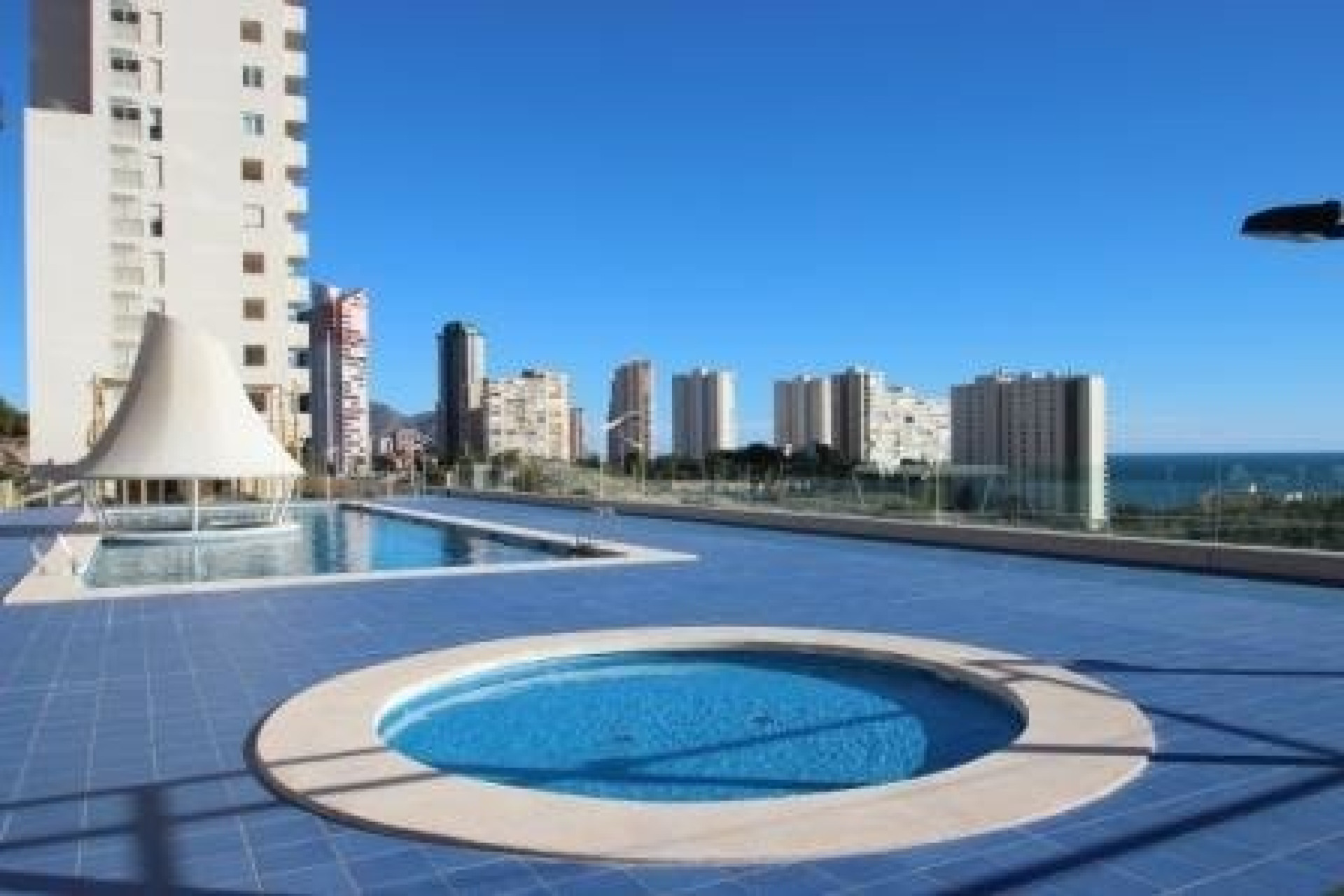 Odsprzedaż - Mieszkanie w bloku - Benidorm - Zona de Poniente