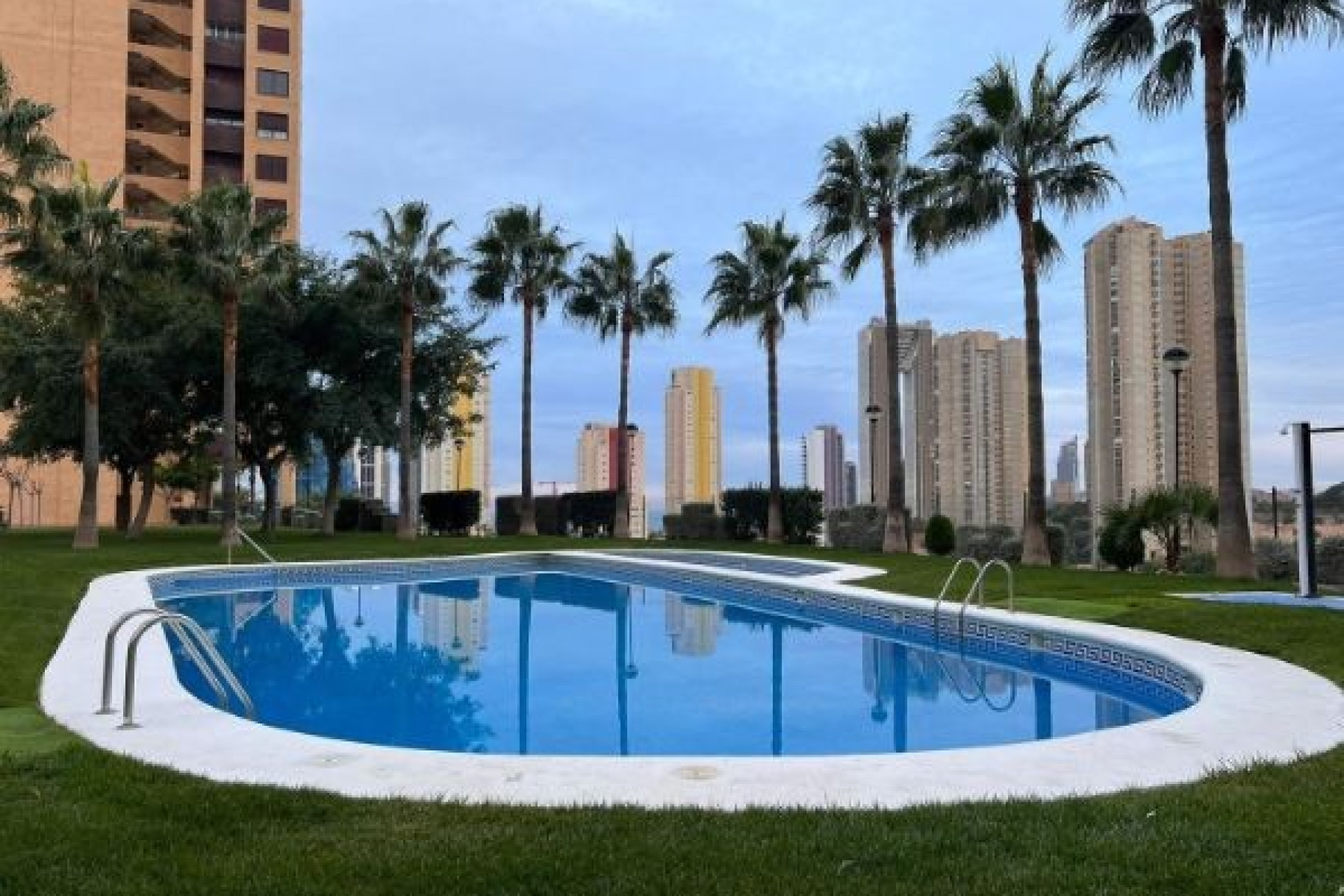 Odsprzedaż - Mieszkanie w bloku - Benidorm - Zona de Poniente