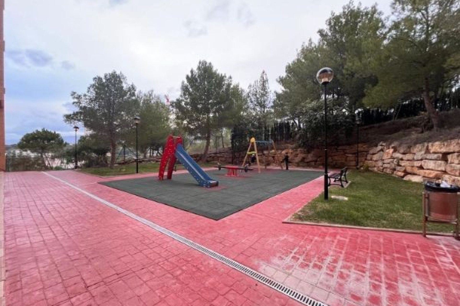 Odsprzedaż - Mieszkanie w bloku - Benidorm - Zona de Poniente