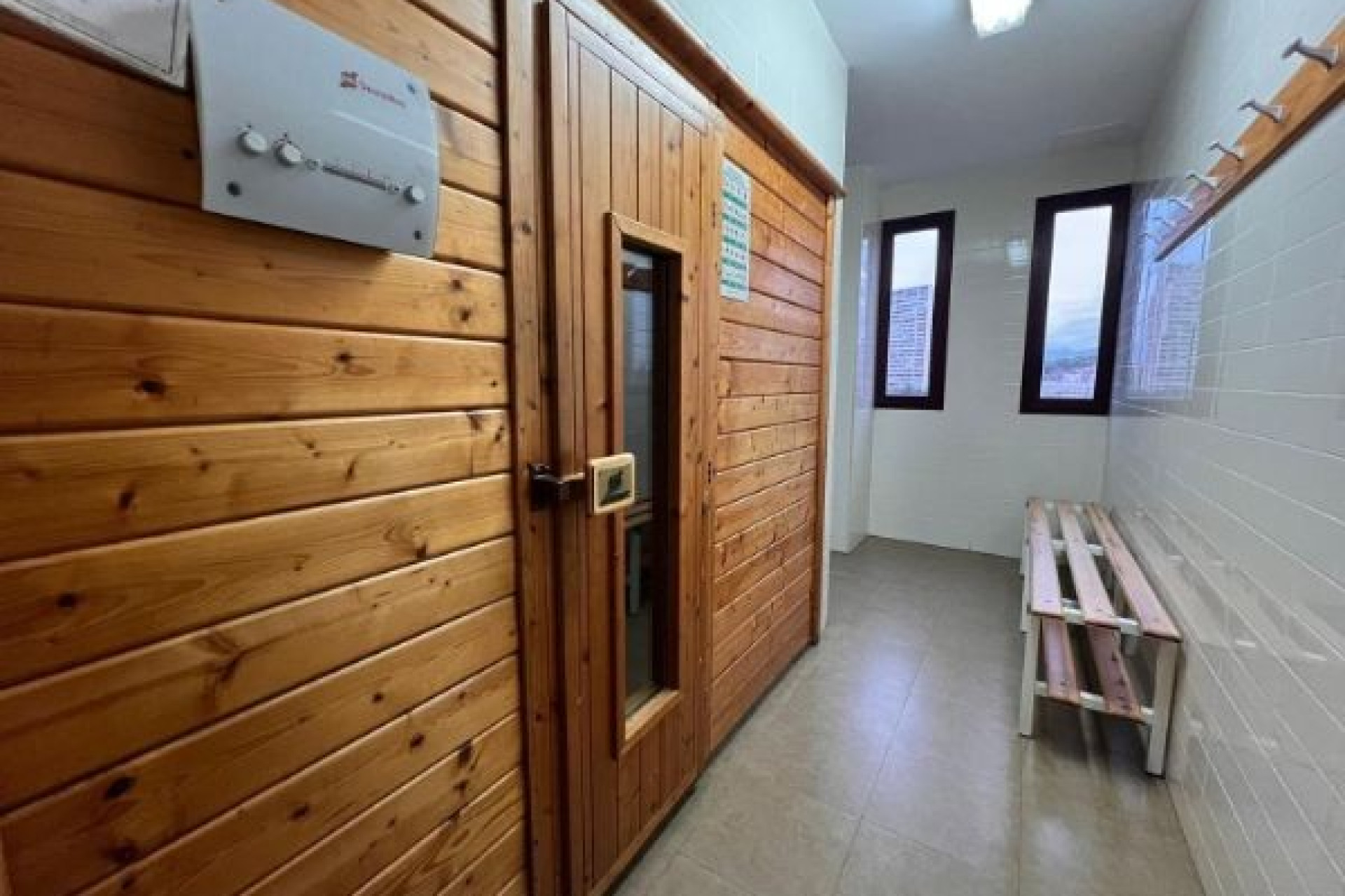 Odsprzedaż - Mieszkanie w bloku - Benidorm - Zona de Poniente