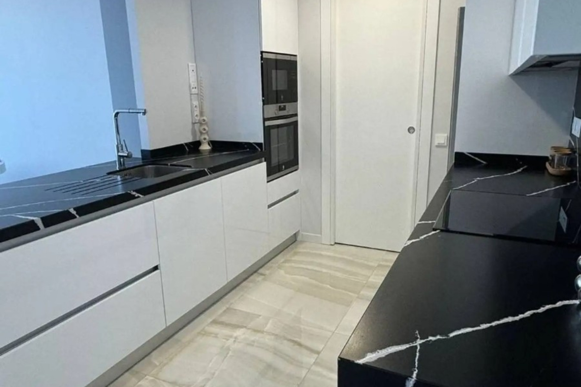 Odsprzedaż - Mieszkanie w bloku - Benidorm - Zona de Poniente