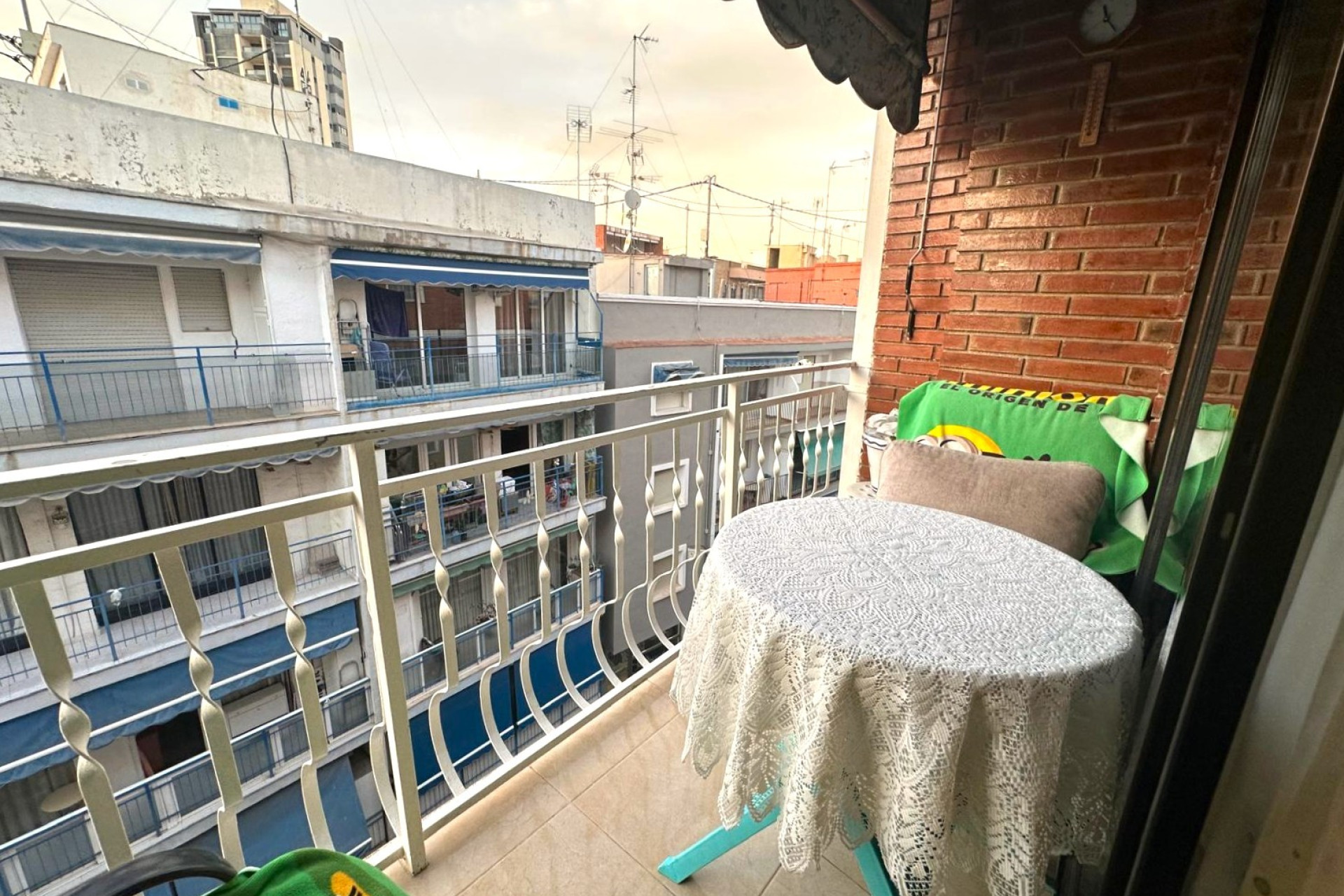 Odsprzedaż - Mieszkanie w bloku - Benidorm - Zona de Poniente