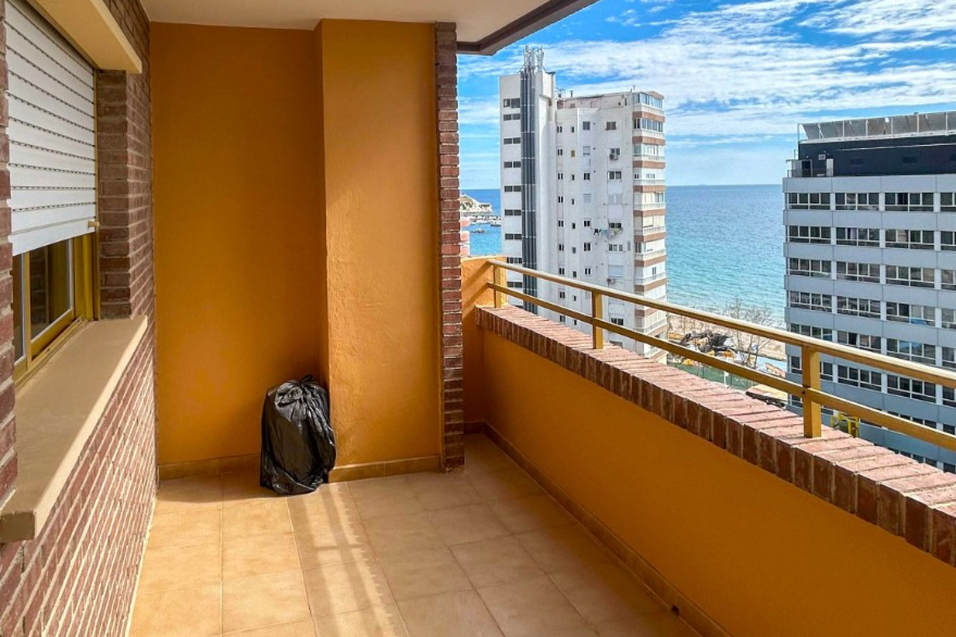 Odsprzedaż - Mieszkanie w bloku - Benidorm - Zona de Poniente