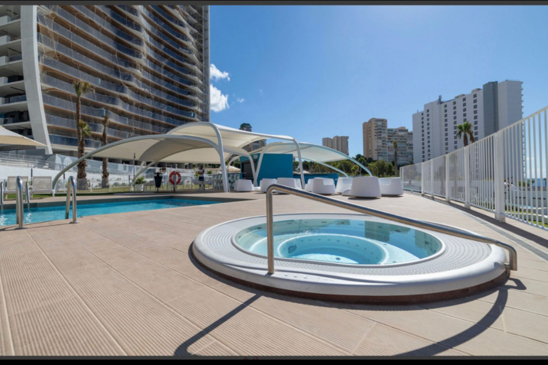 Odsprzedaż - Mieszkanie w bloku - Benidorm - Zona de Poniente