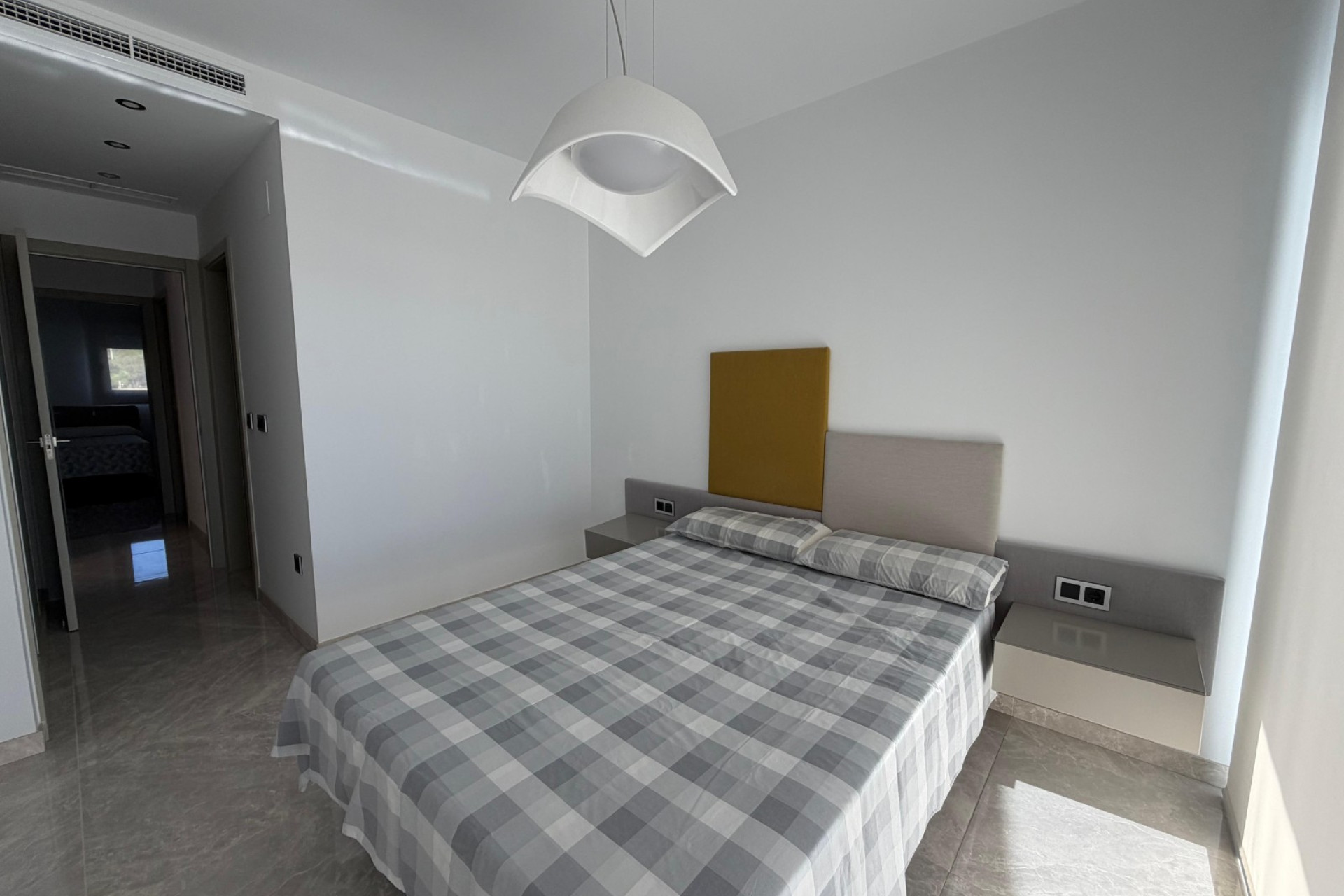 Odsprzedaż - Mieszkanie w bloku - Benidorm - Zona de Poniente