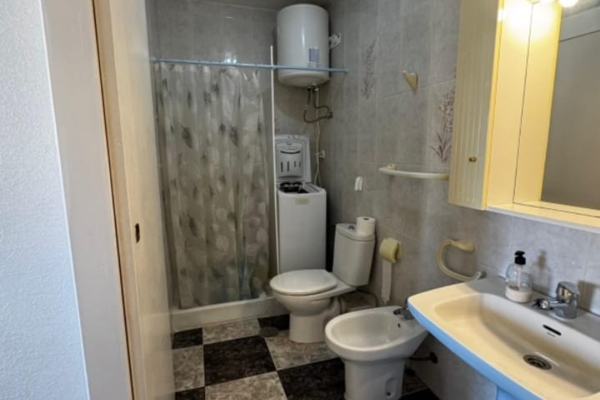 Odsprzedaż - Mieszkanie w bloku - Cartagena - La Manga