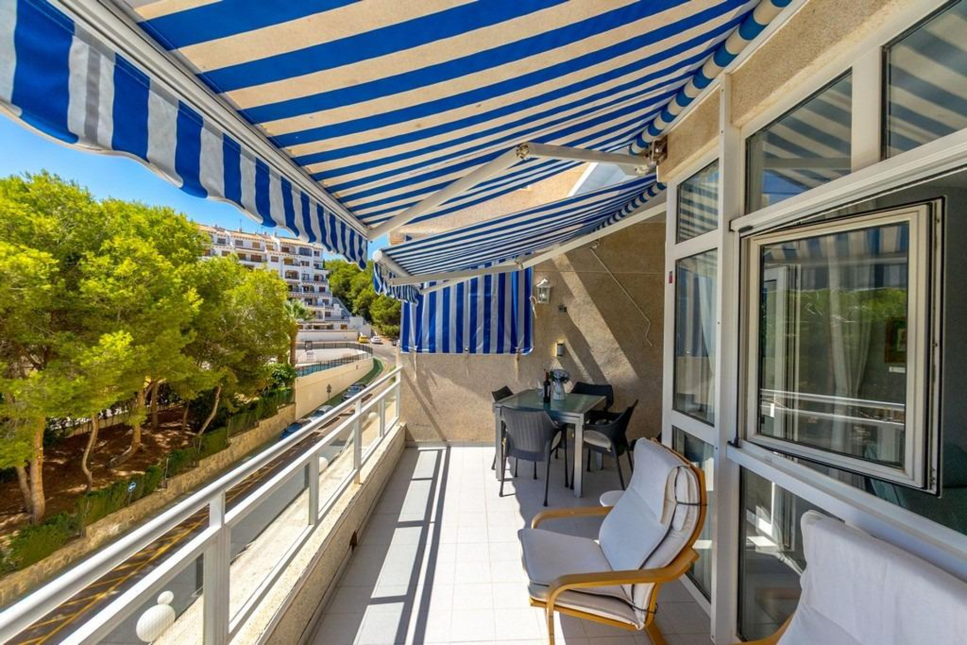 Odsprzedaż - Mieszkanie w bloku - Dehesa de Campoamor - Altos de campoamor
