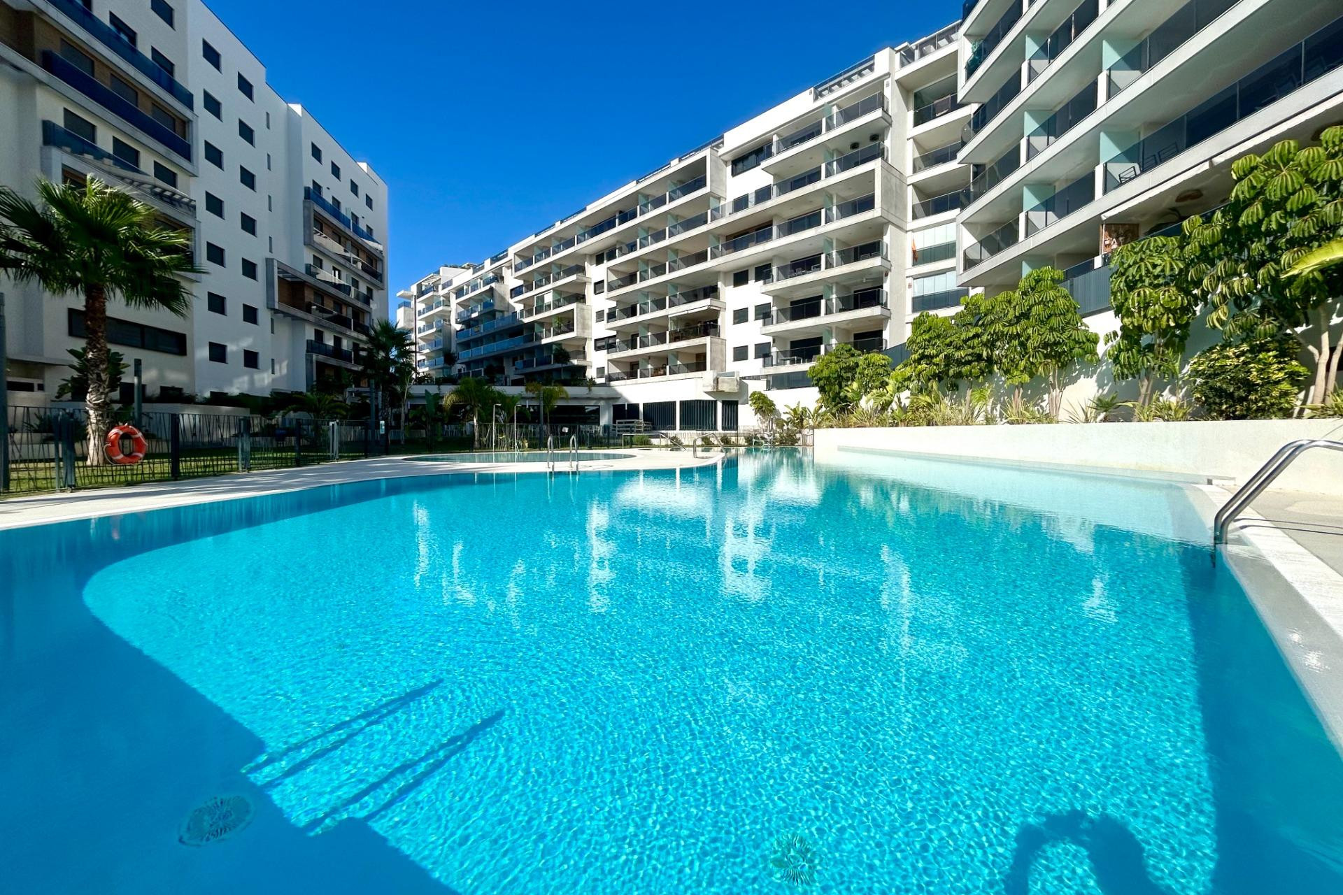 Odsprzedaż - Mieszkanie w bloku - Dehesa de Campoamor - Campoamor