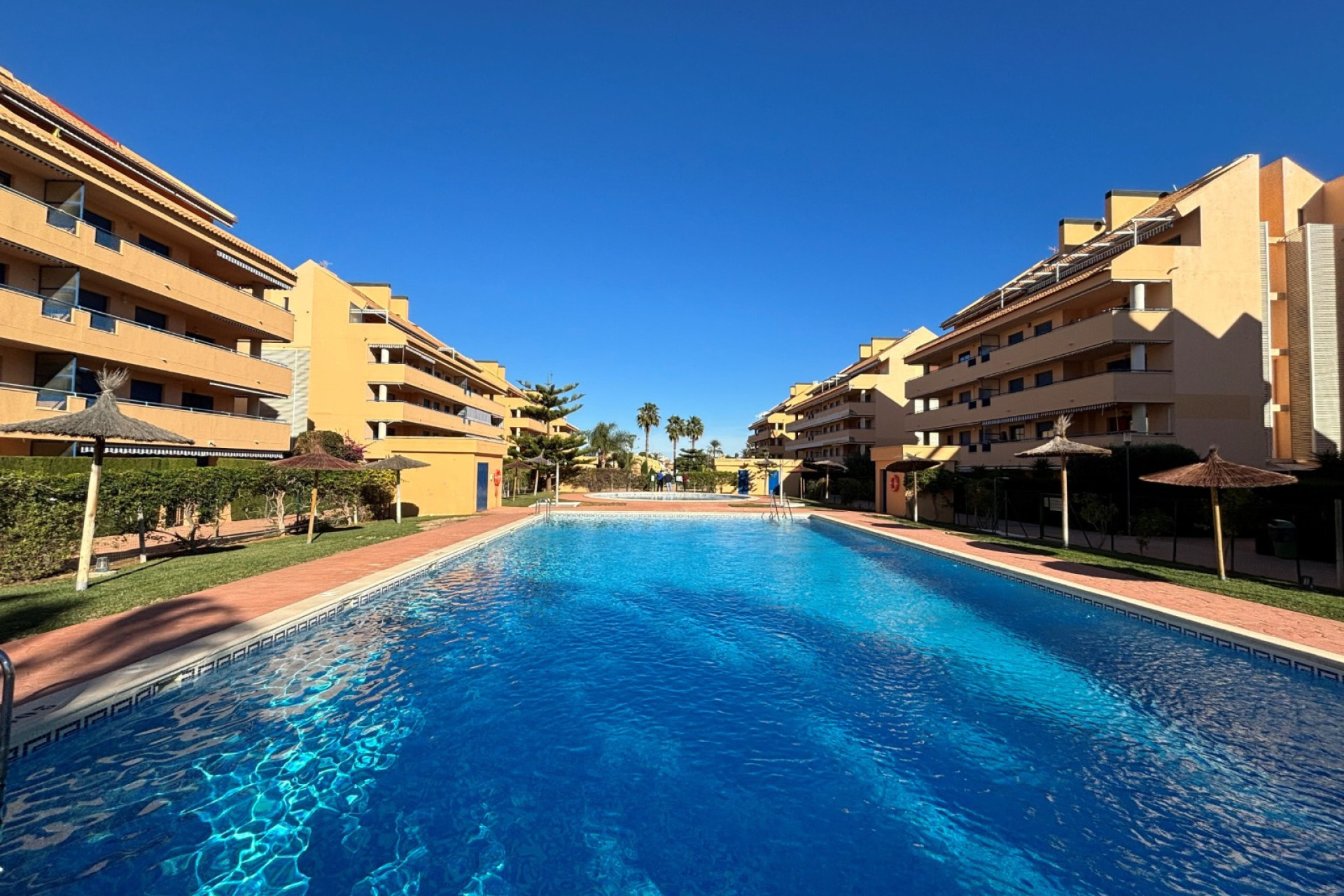 Odsprzedaż - Mieszkanie w bloku - Denia - Dénia