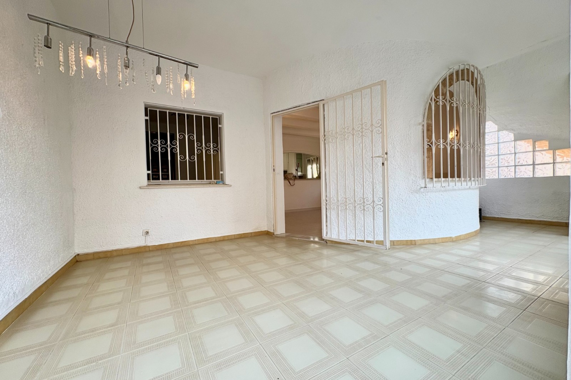 Odsprzedaż - Mieszkanie w bloku - Denia - Las Rotas - Les Rotes