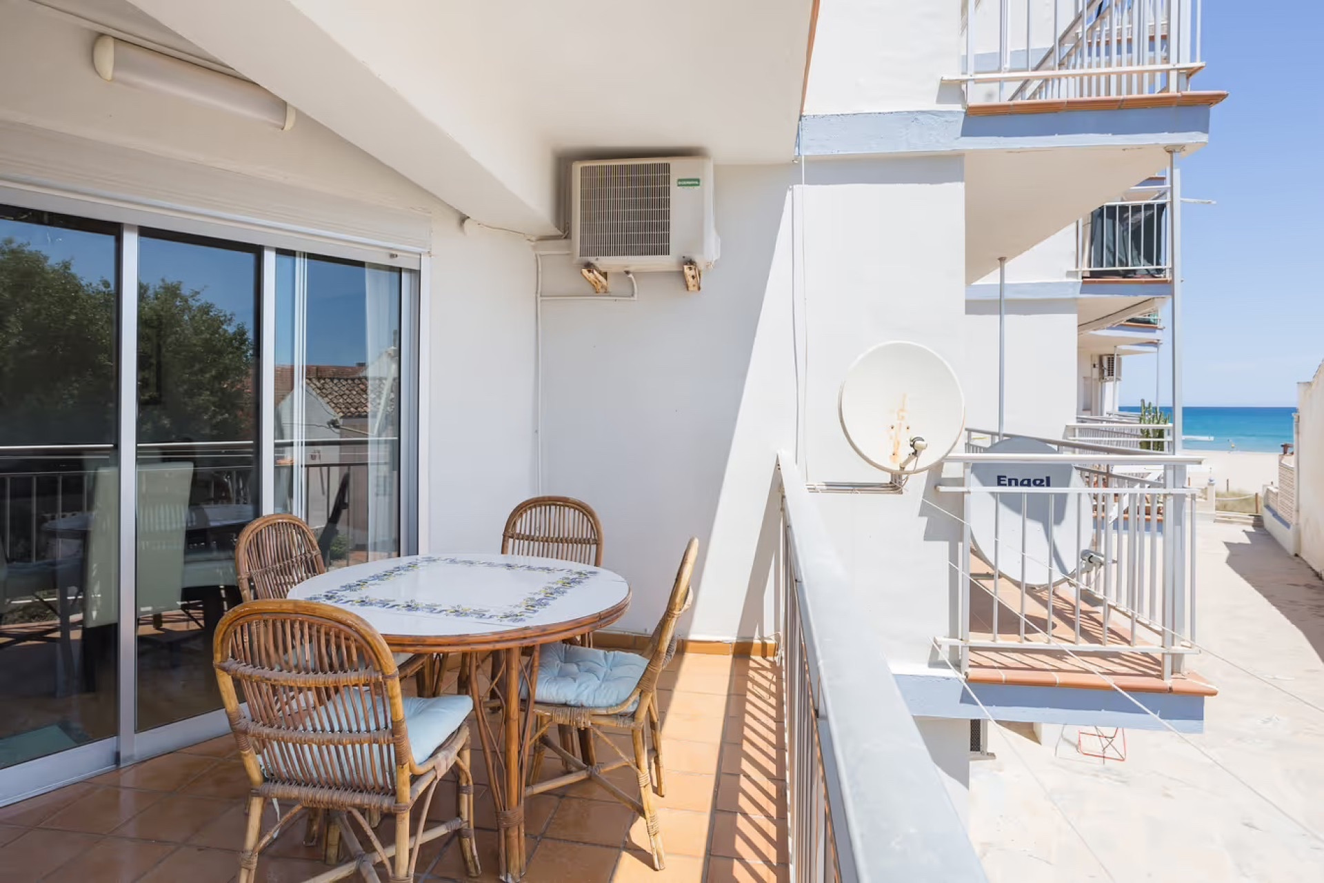 Odsprzedaż - Mieszkanie w bloku - Denia - Les Marines - Las Marinas