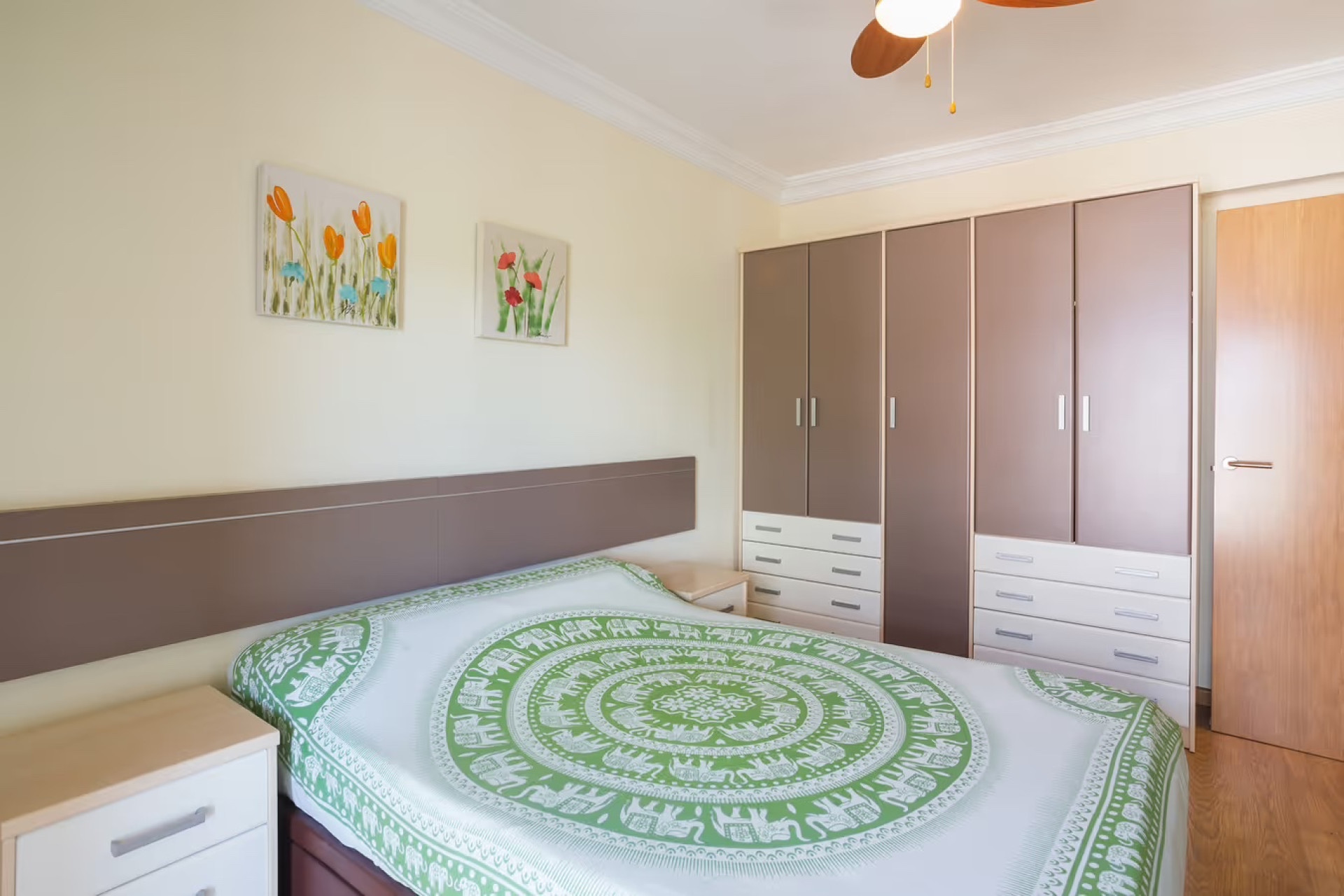 Odsprzedaż - Mieszkanie w bloku - Denia - Les Marines - Las Marinas