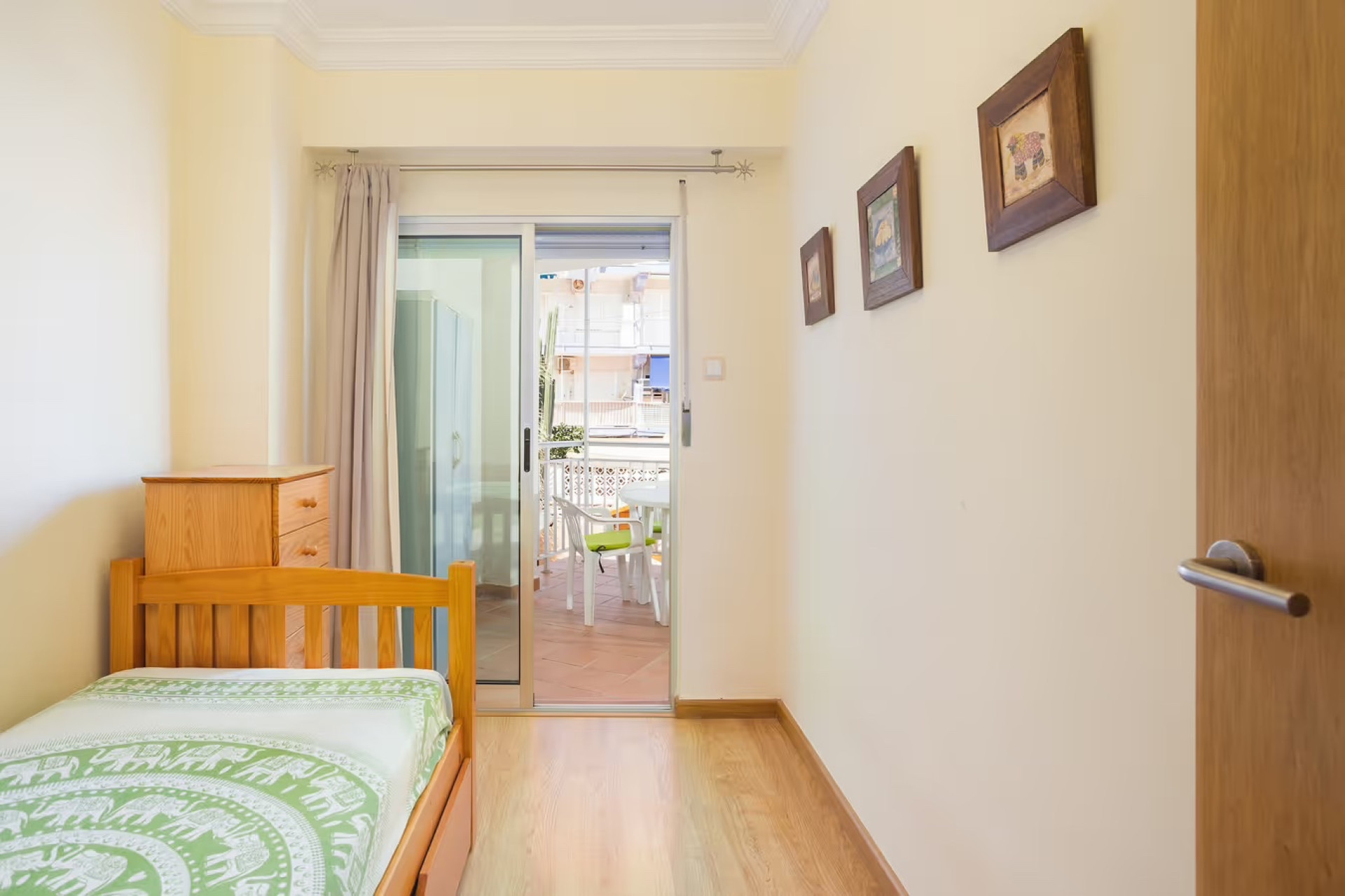 Odsprzedaż - Mieszkanie w bloku - Denia - Les Marines - Las Marinas