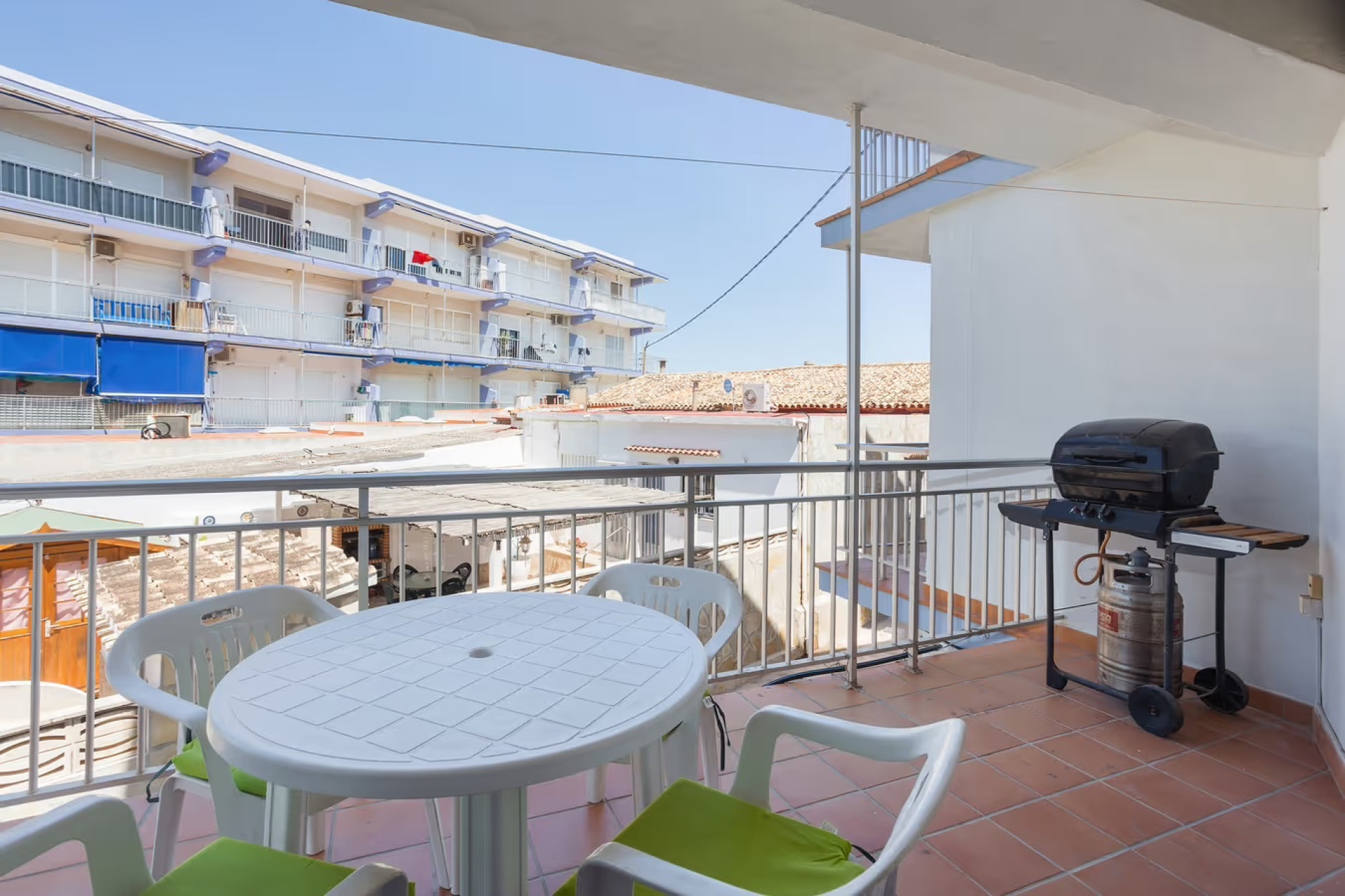 Odsprzedaż - Mieszkanie w bloku - Denia - Les Marines - Las Marinas