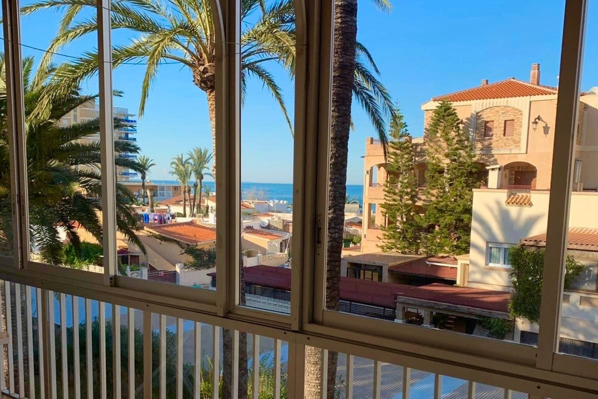 Odsprzedaż - Mieszkanie w bloku - Denia - Les Marines - Las Marinas