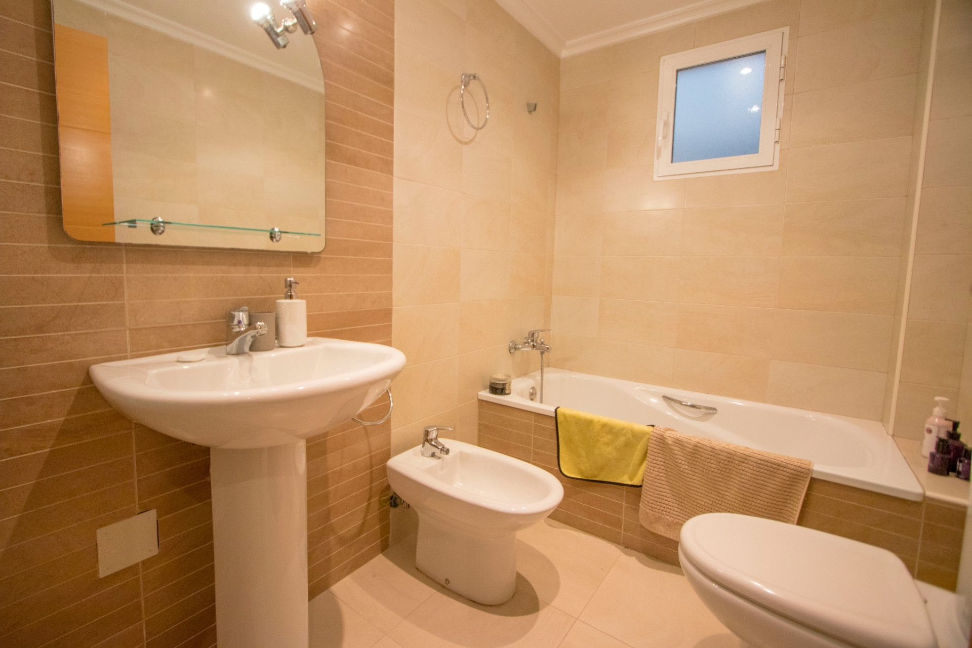 Odsprzedaż - Mieszkanie w bloku - Formentera del Segura