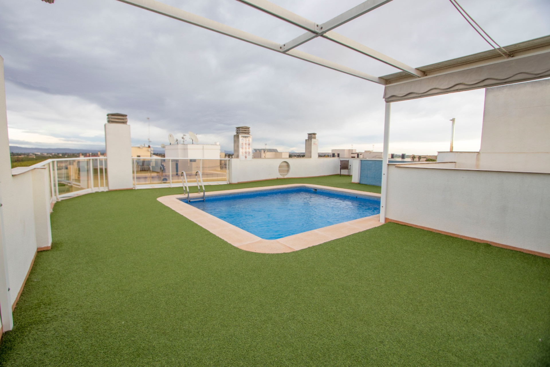 Odsprzedaż - Mieszkanie w bloku - Formentera del Segura