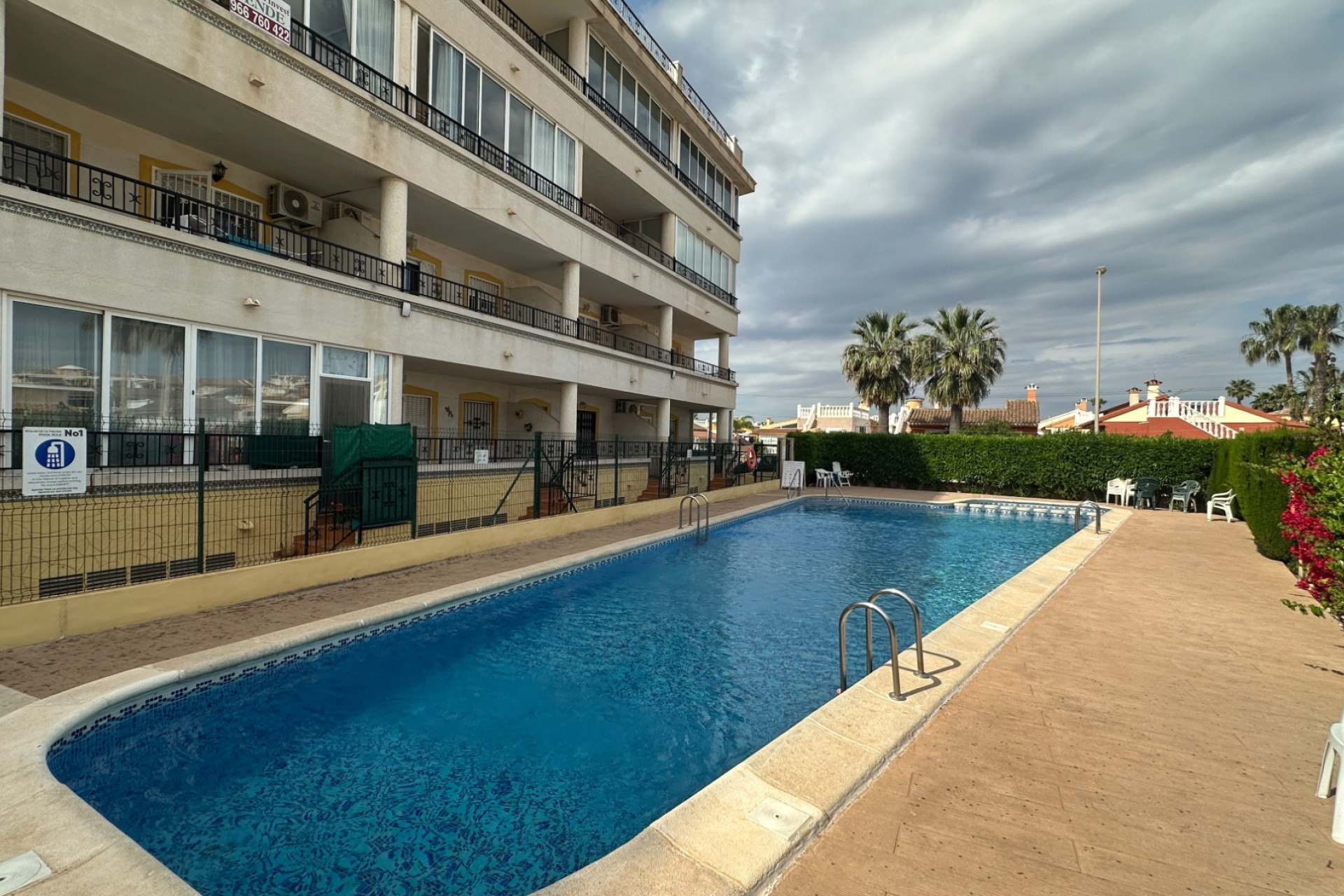 Odsprzedaż - Mieszkanie w bloku - Orihuela Costa - Playa Flamenca