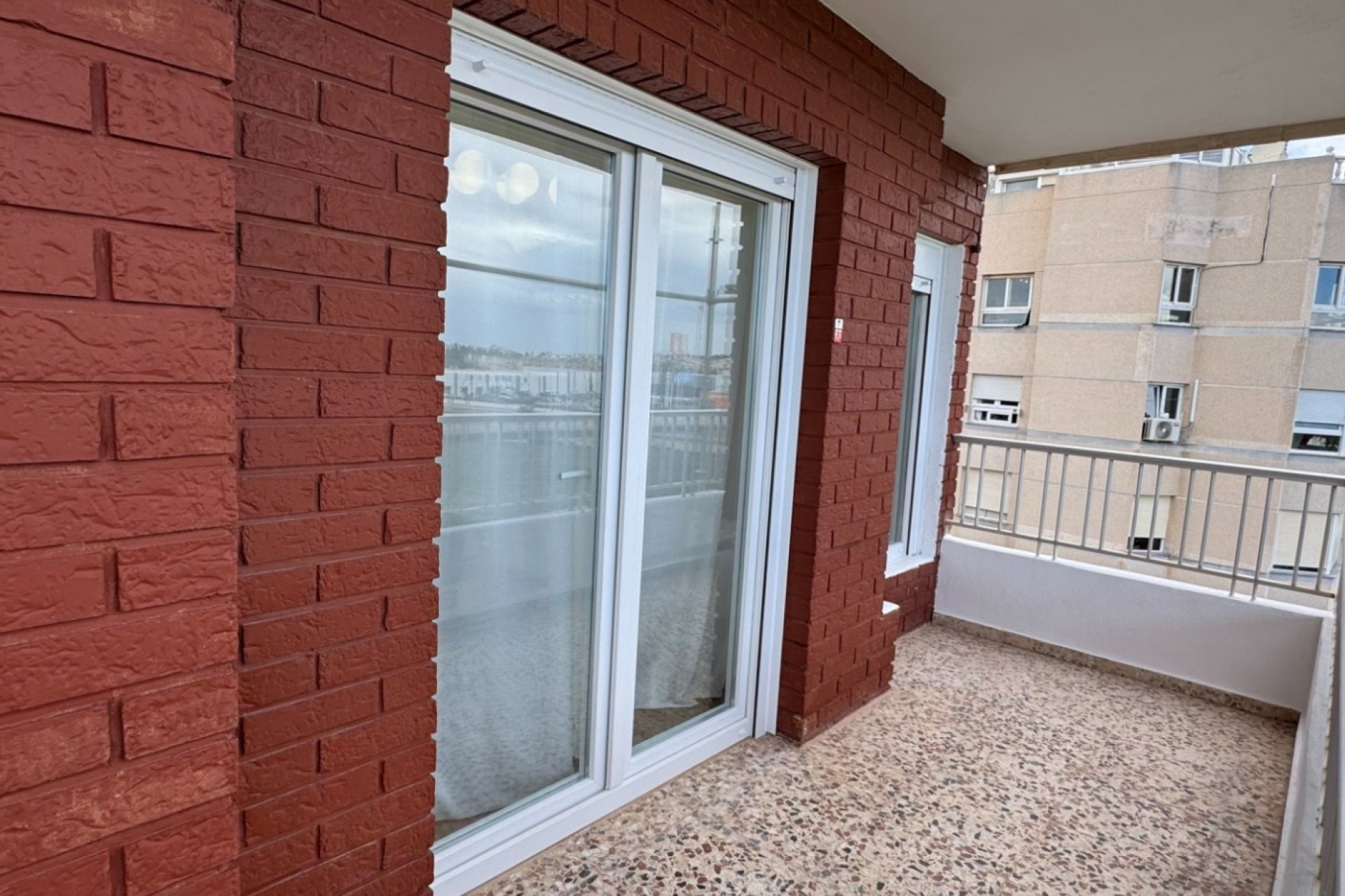 Odsprzedaż - Mieszkanie w bloku - Orihuela Costa - Punta Prima