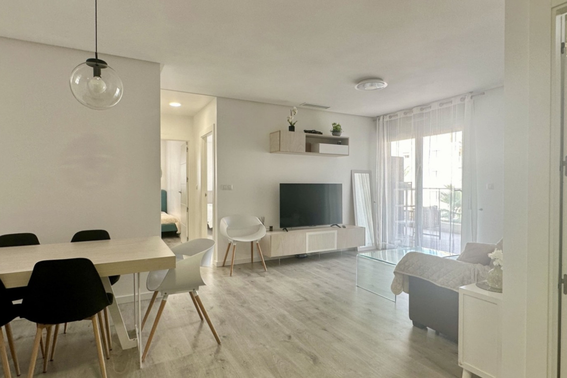 Odsprzedaż - Mieszkanie w bloku - Orihuela Costa - Villamartín