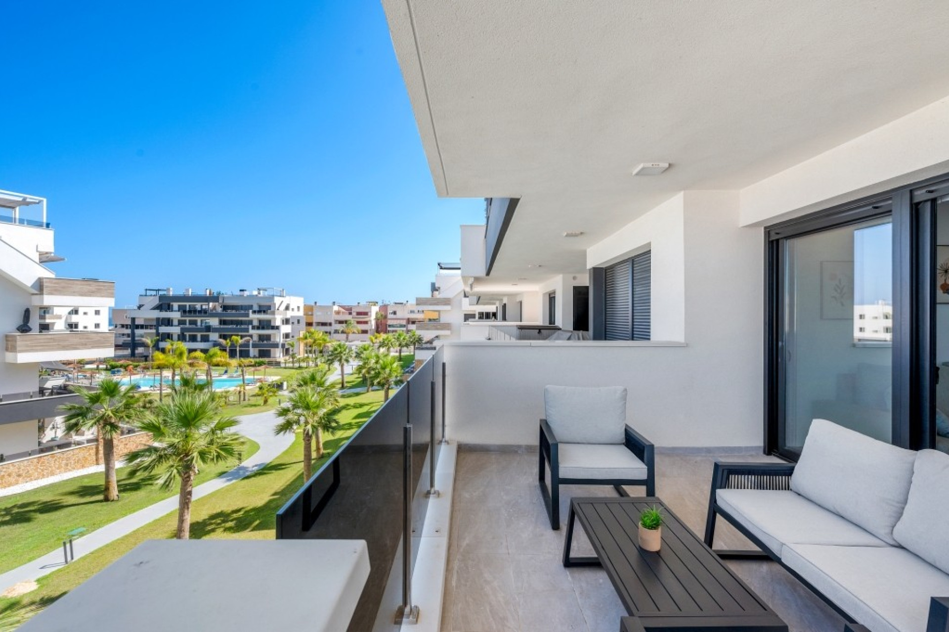 Odsprzedaż - Mieszkanie w bloku - Orihuela Costa