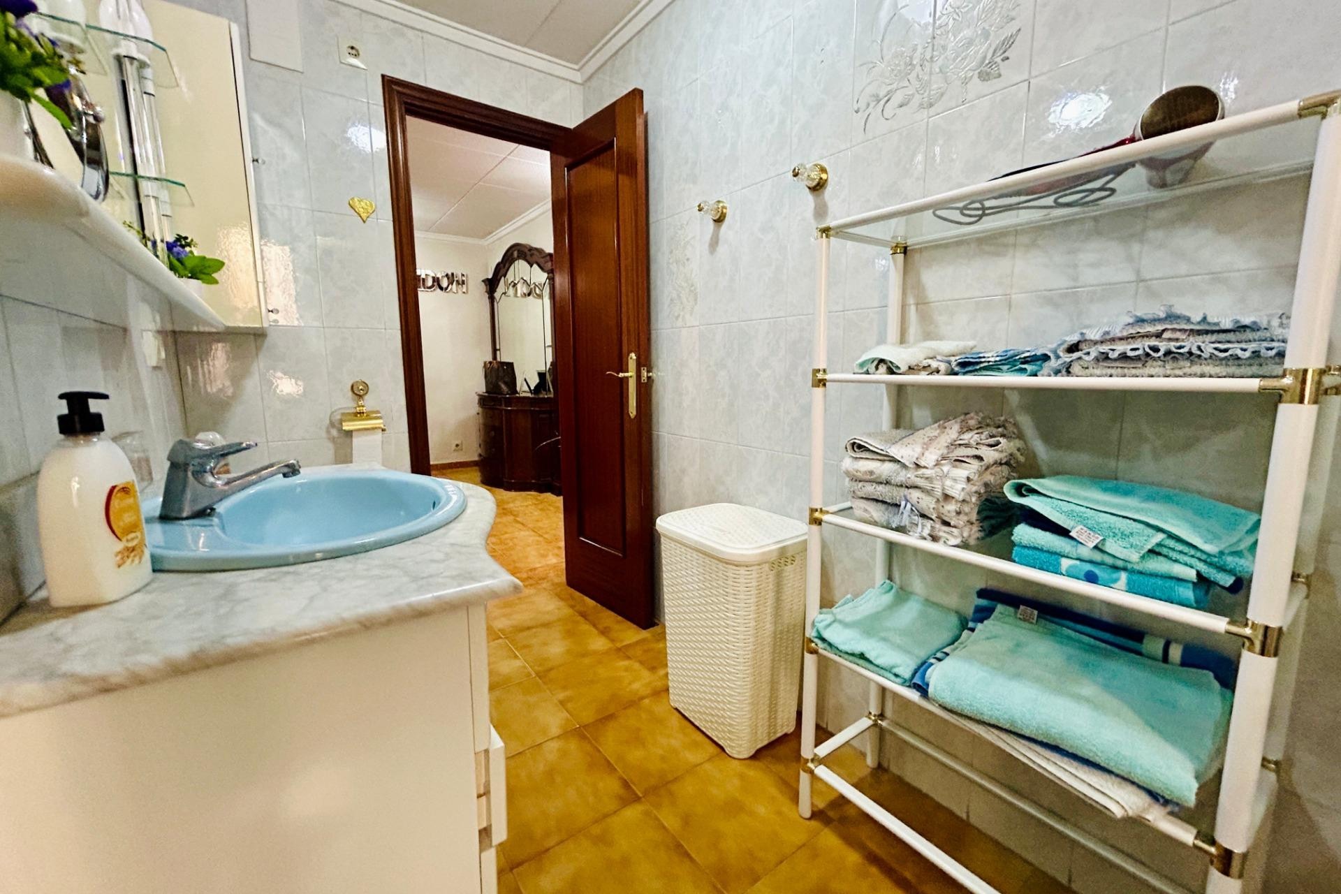 Odsprzedaż - Mieszkanie w bloku - Santa Pola - Puerto