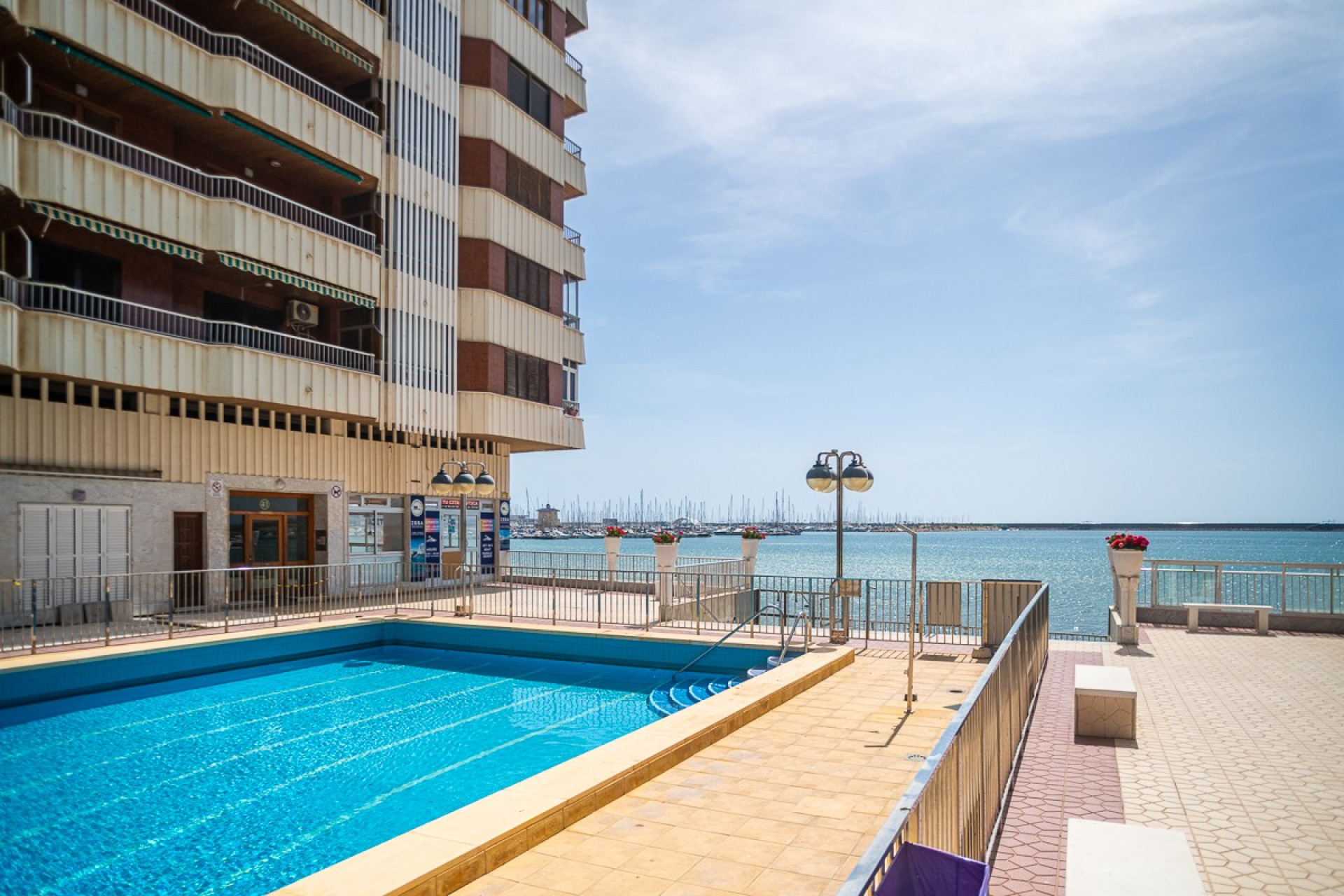 Odsprzedaż - Mieszkanie w bloku - Torrevieja - Acequion