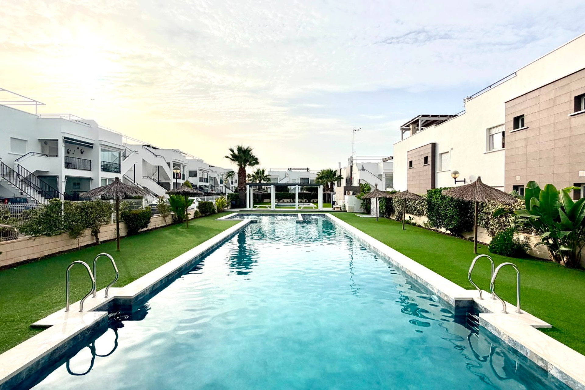 Odsprzedaż - Mieszkanie w bloku - Torrevieja - Aguas Nuevas